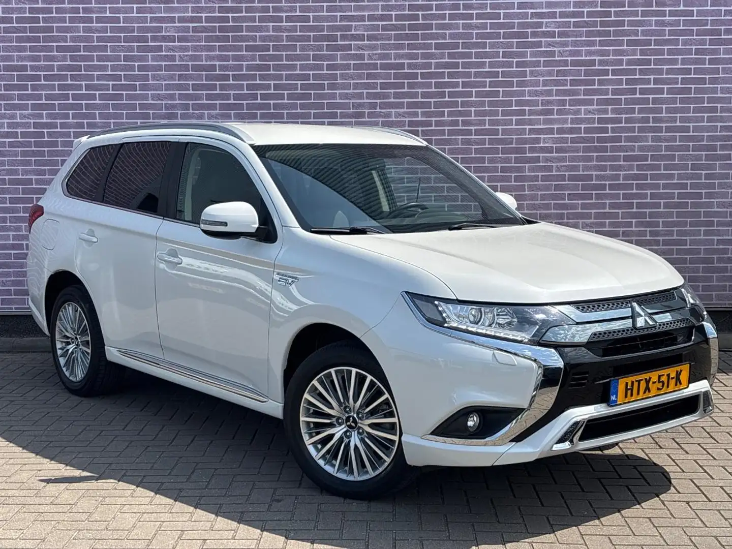 Mitsubishi Outlander 2.4 PHEV Intense+ | Navigatie | Cruise Control | S White - 2