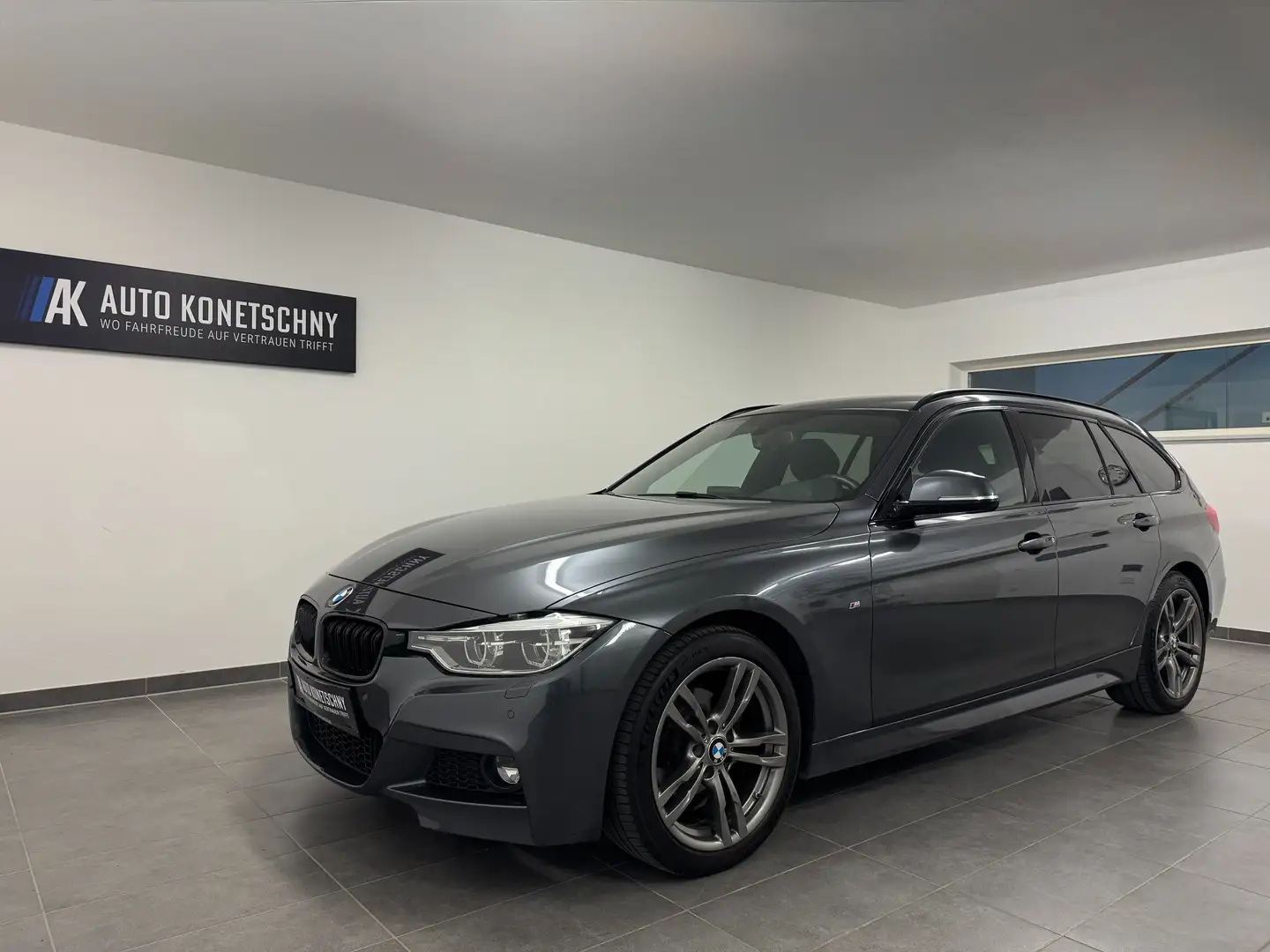 BMW 318 318d xDrive Touring Grau - 2