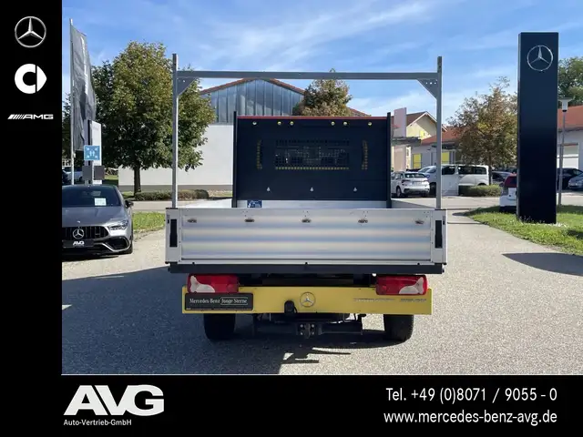Mercedes-Benz Sprinter view 6