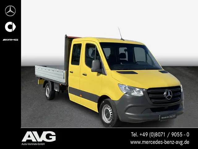 Mercedes-Benz Sprinter view 2
