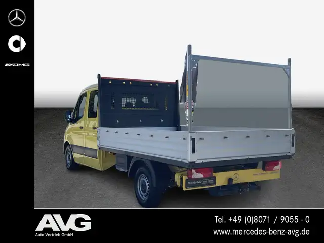 Mercedes-Benz Sprinter view 4