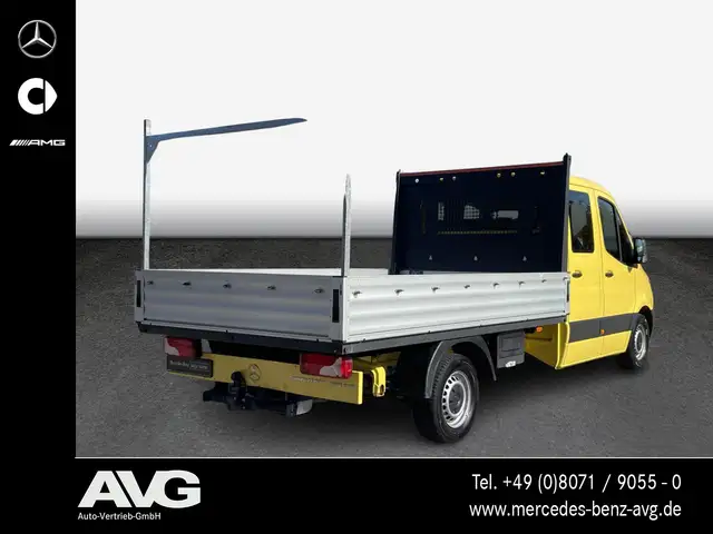 Mercedes-Benz Sprinter view 3