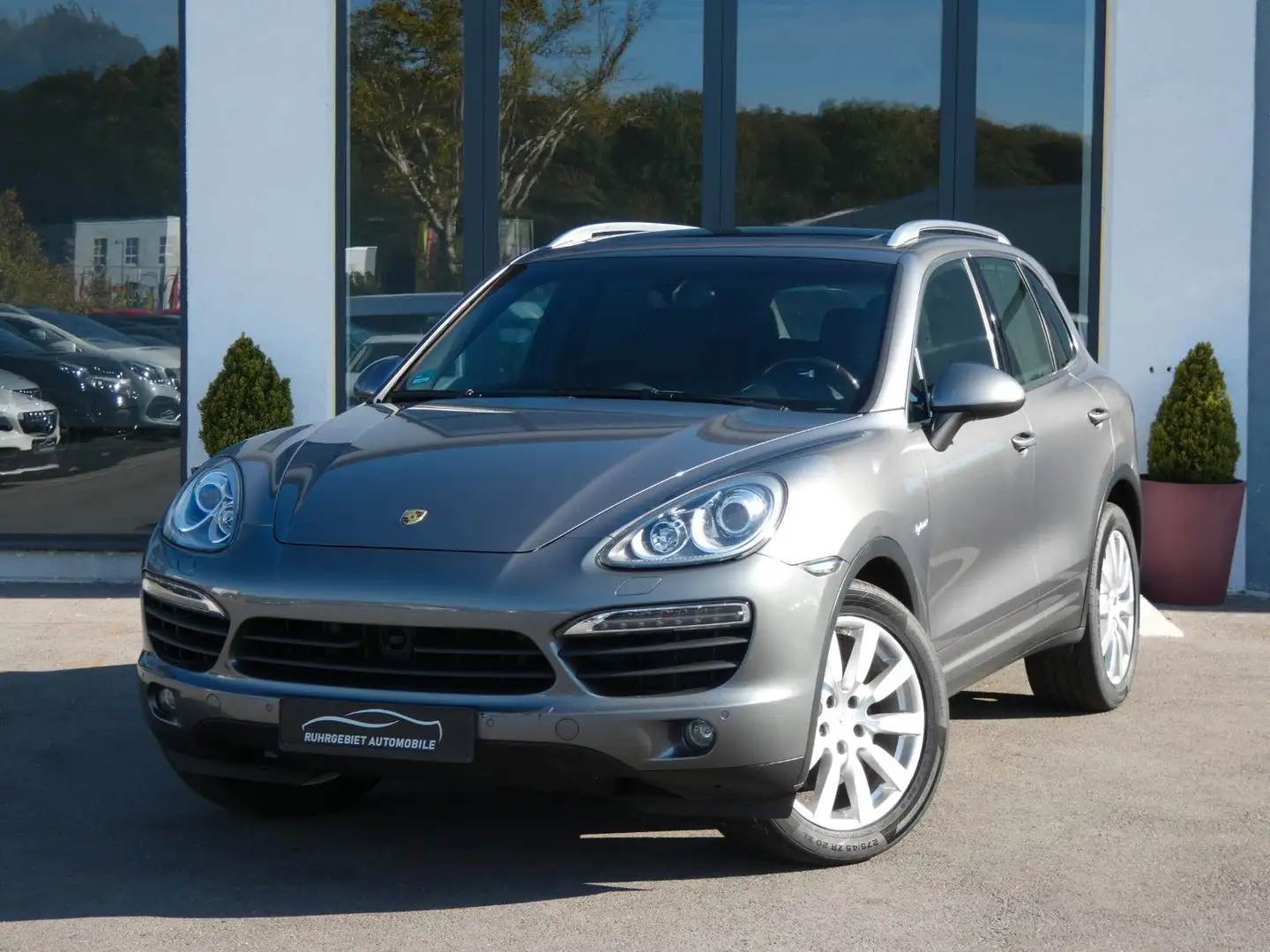 Porsche Cayenne S Hybrid*1.Hand*Voll*Panorama* Grau - 1