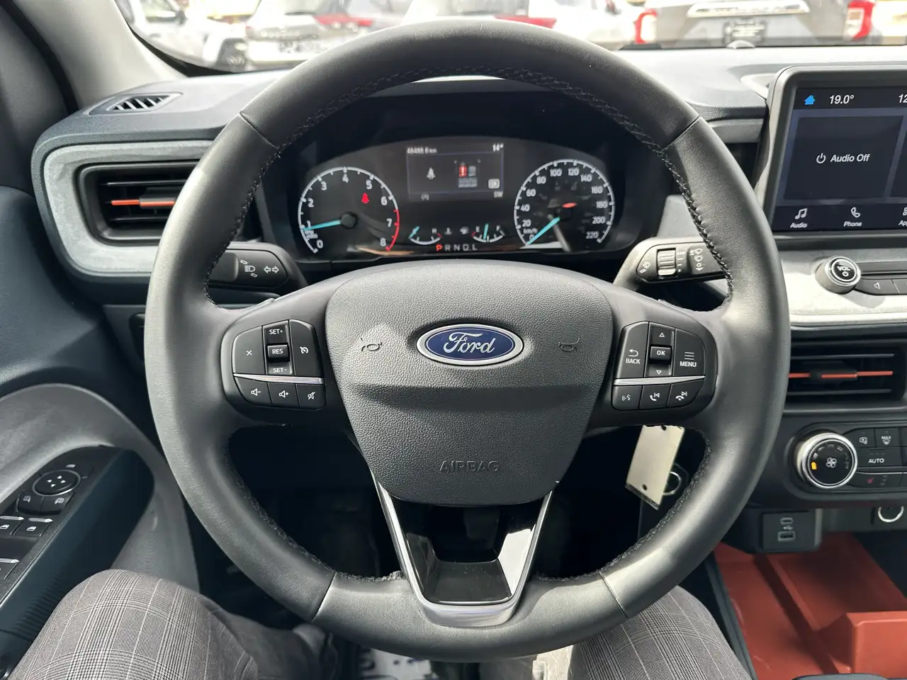 Ford Maverick снимка Ford Maverick