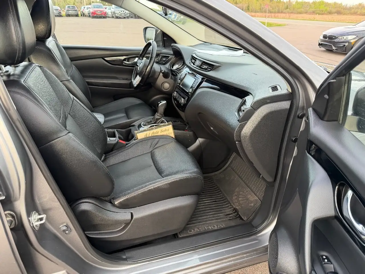 Nissan Qashqai снимка Nissan Qashqai