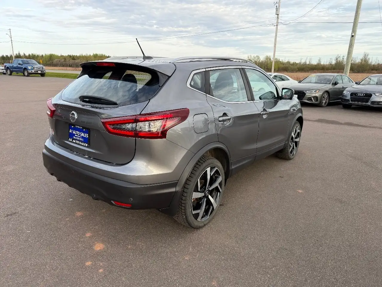 Nissan Qashqai снимка Nissan Qashqai