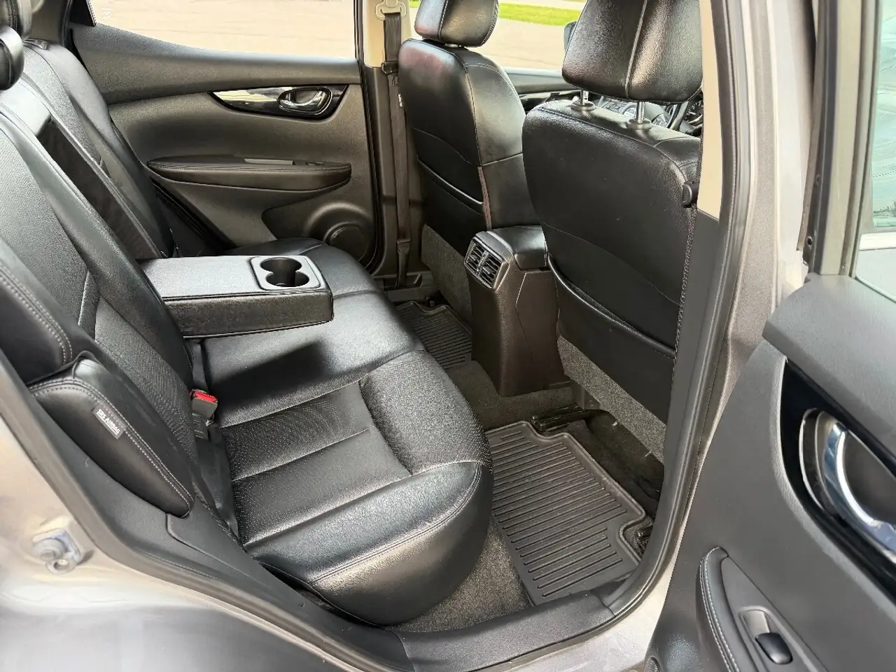 Nissan Qashqai снимка Nissan Qashqai