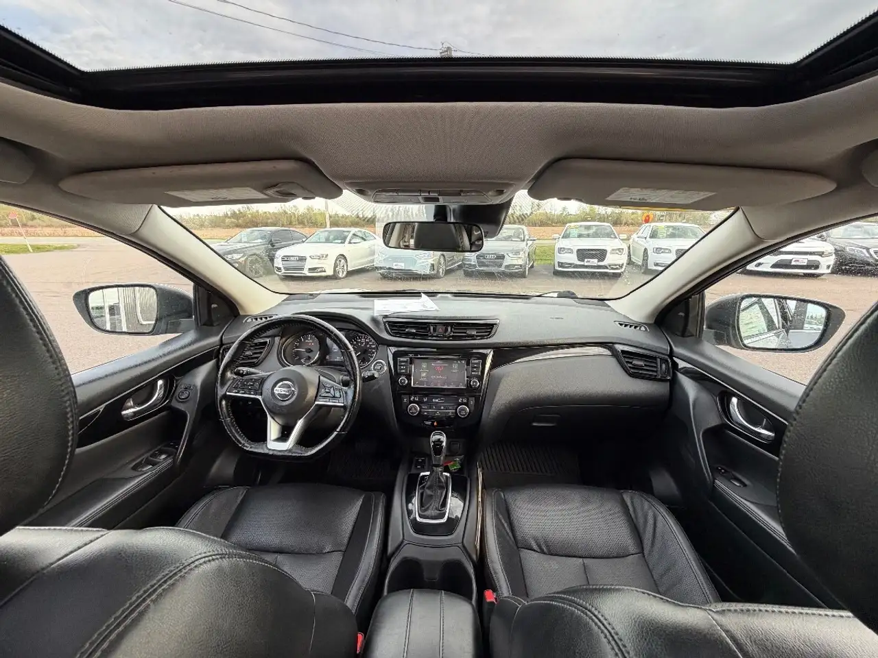 Nissan Qashqai снимка Nissan Qashqai
