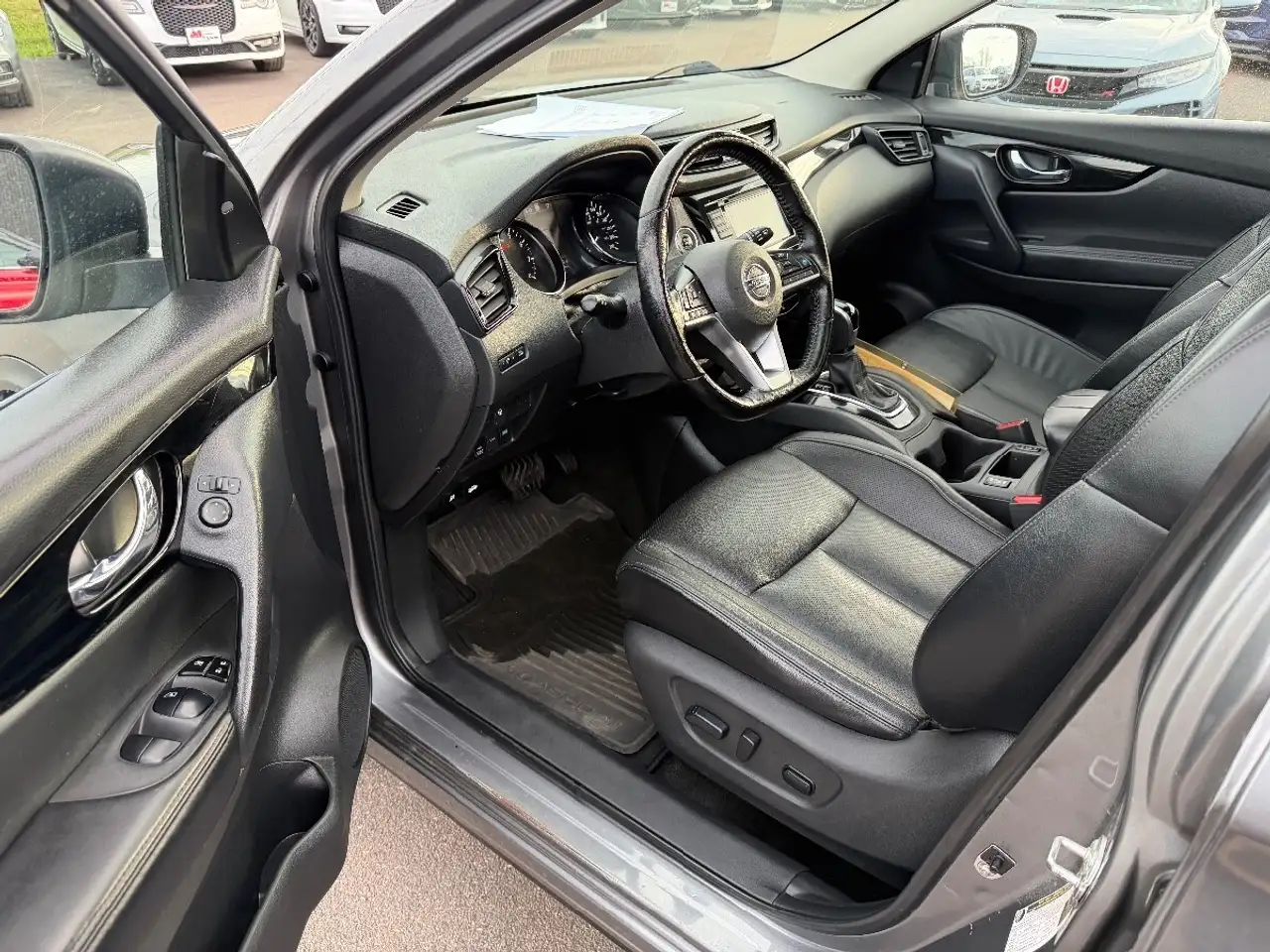 Nissan Qashqai снимка Nissan Qashqai