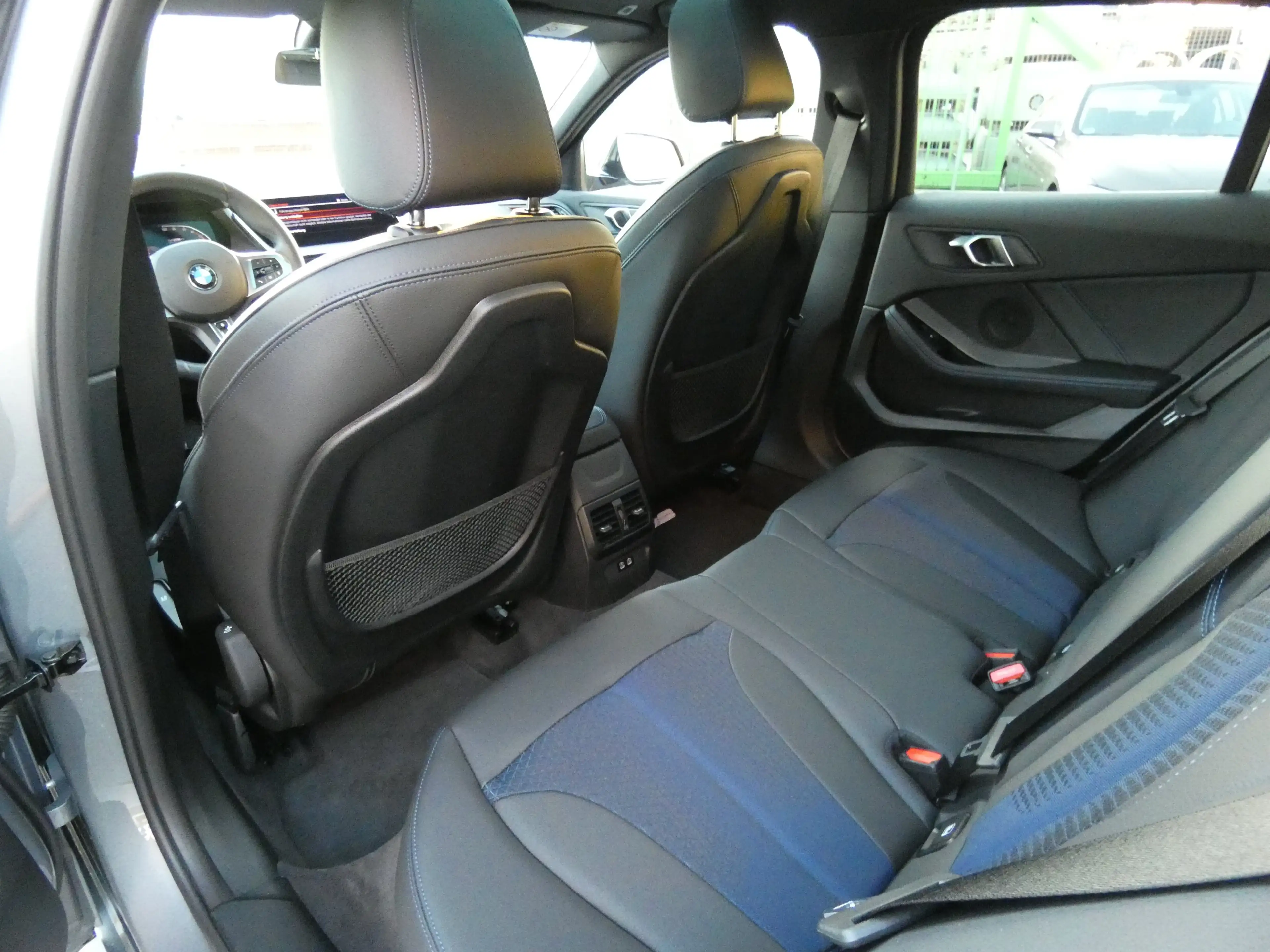 BMW 118 i M Sport Navi+Pano+Kamera+ACC+SHZ+Apple+LED — photo 15