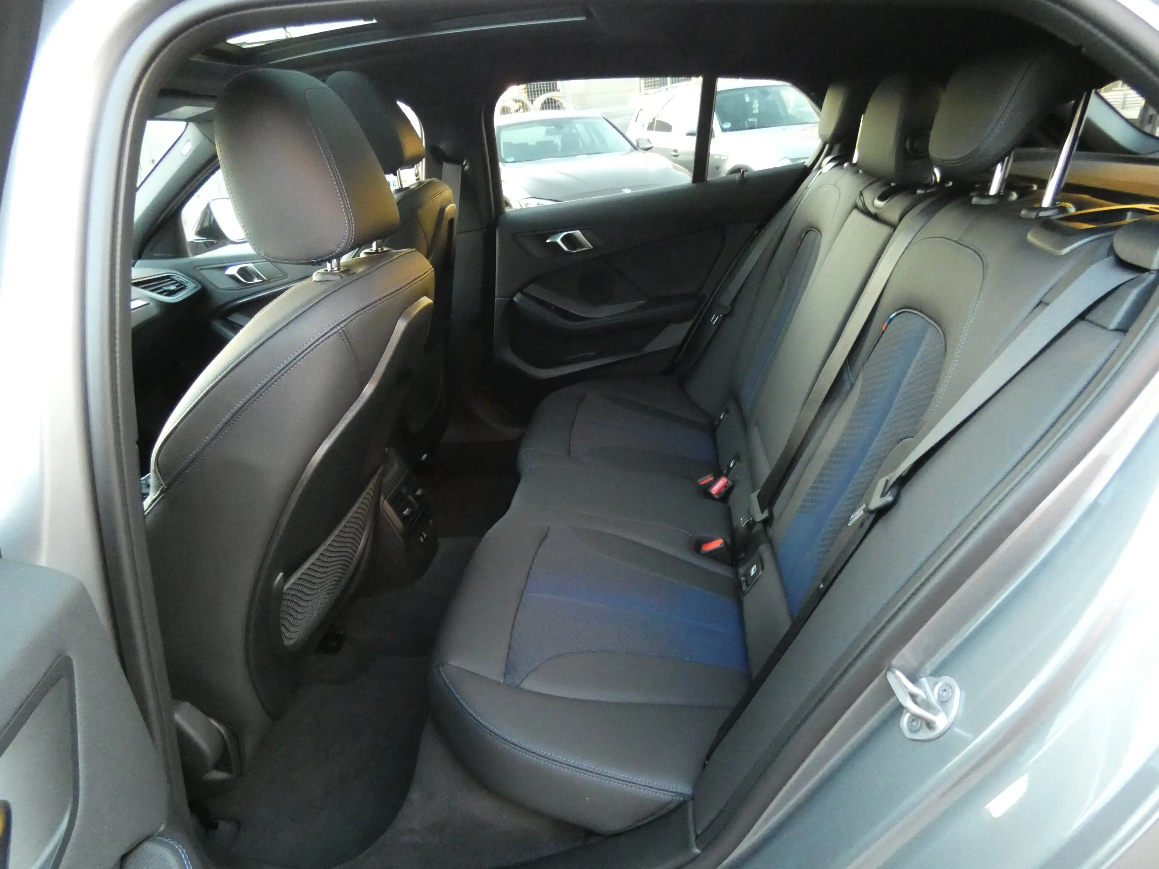 BMW 118 i M Sport Navi+Pano+Kamera+ACC+SHZ+Apple+LED — photo 14