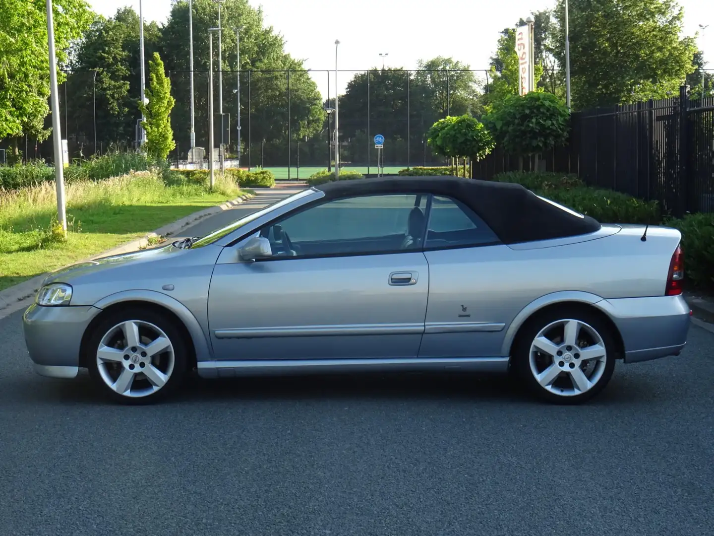 Opel Astra Cabriolet 1.8-16V BERTONE LEER/AIRCO/APK 07-2025 Grijs - 2