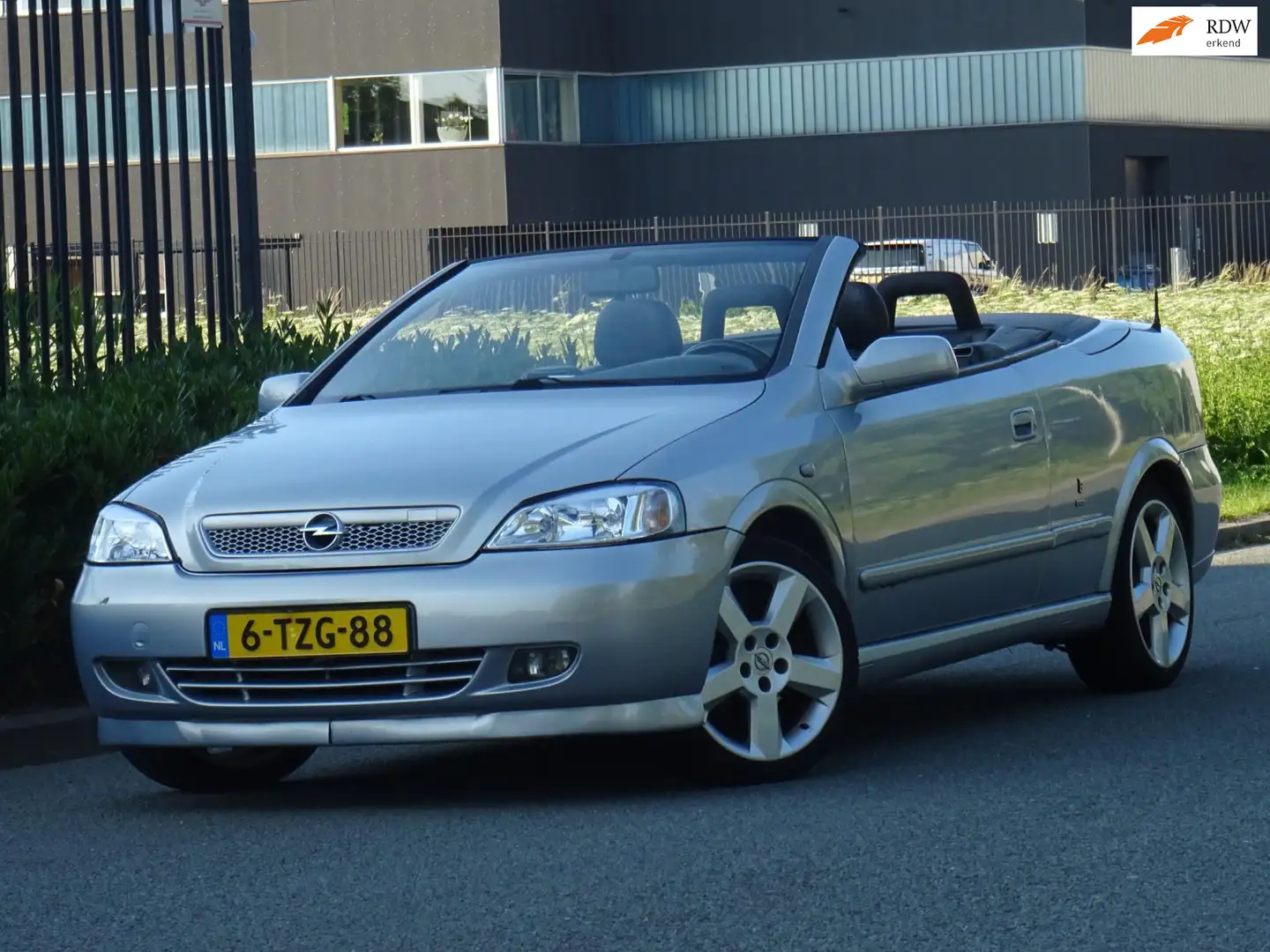 Opel Astra Cabriolet 1.8-16V BERTONE LEER/AIRCO/APK 07-2025 Grijs - 1