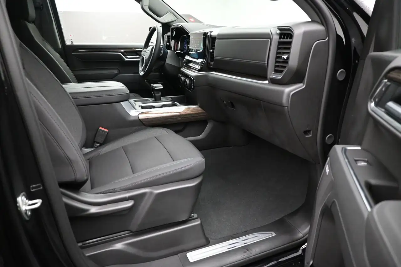Chevrolet Silverado 1500 снимка Chevrolet Silverado 1500