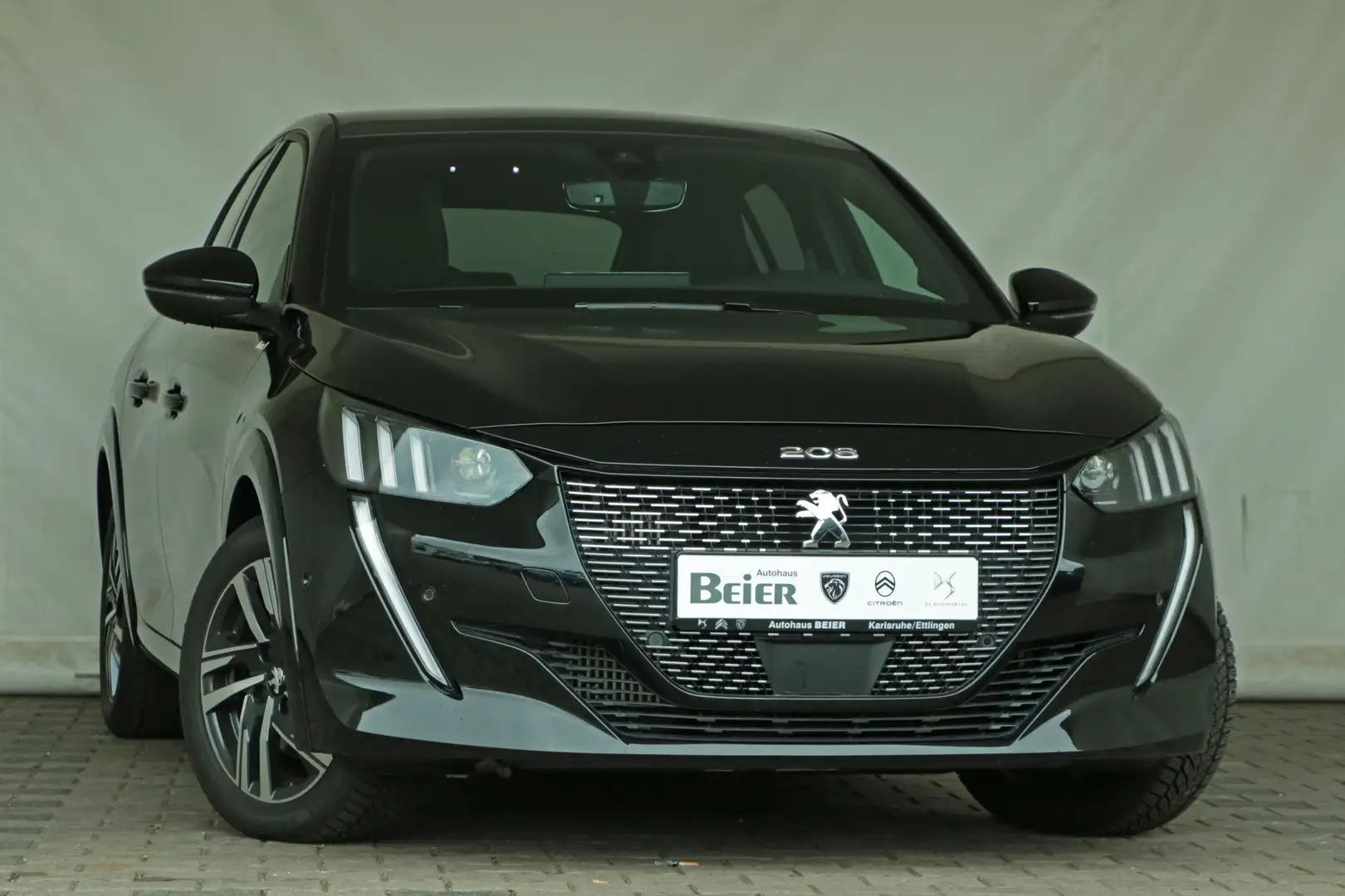 Peugeot 208 130 EAT8 GT Pack Schwarz - 2