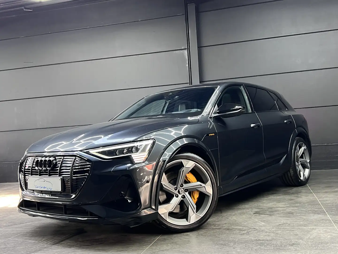 Audi e-tron S Quattro 503 PK *** VERKOCHT *** VENDU *** SOLD * Gris - 1