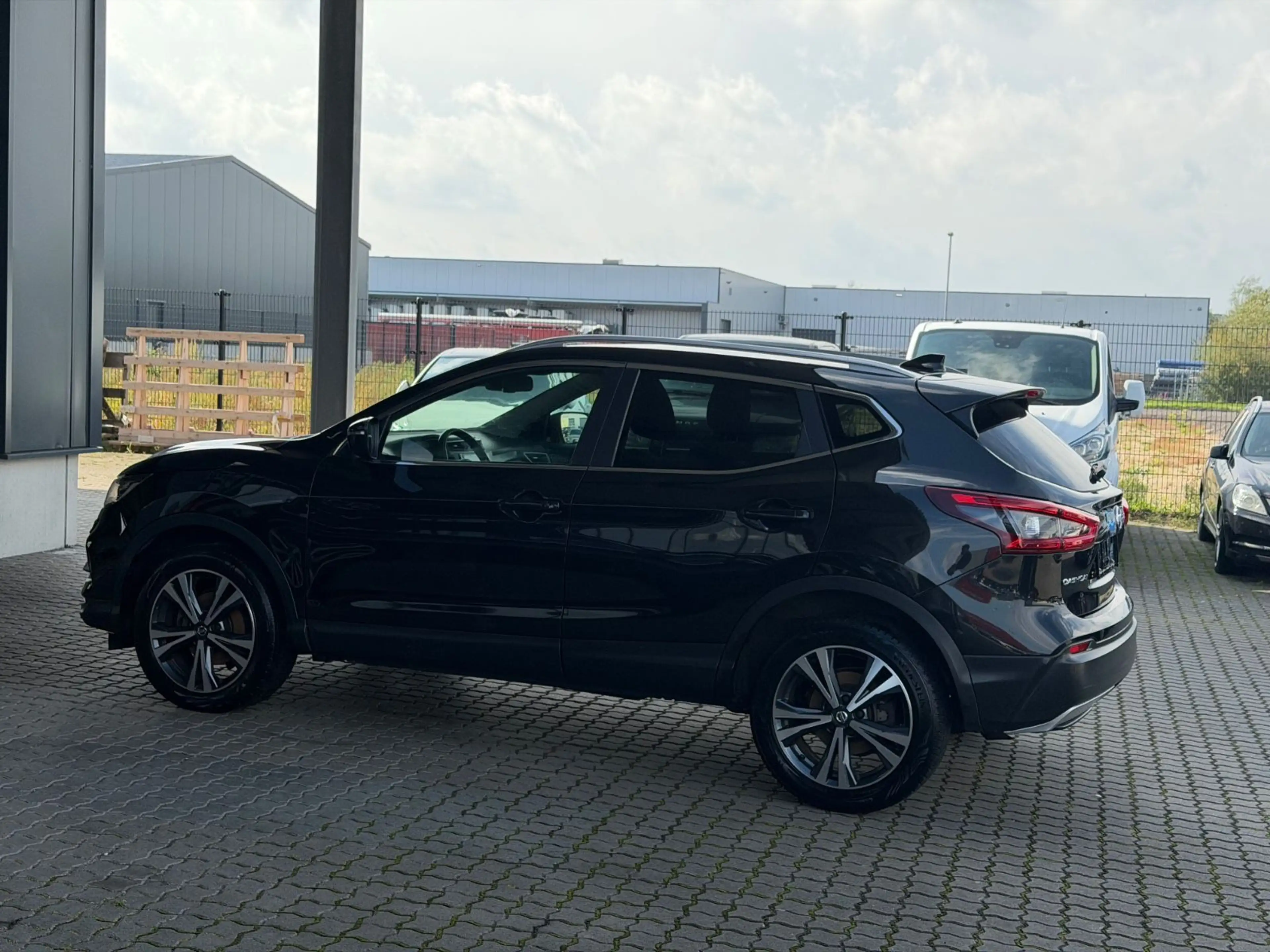 Nissan Qashqai 1.2 Tekna Pano Xenon SHZ EU6 — photo 8