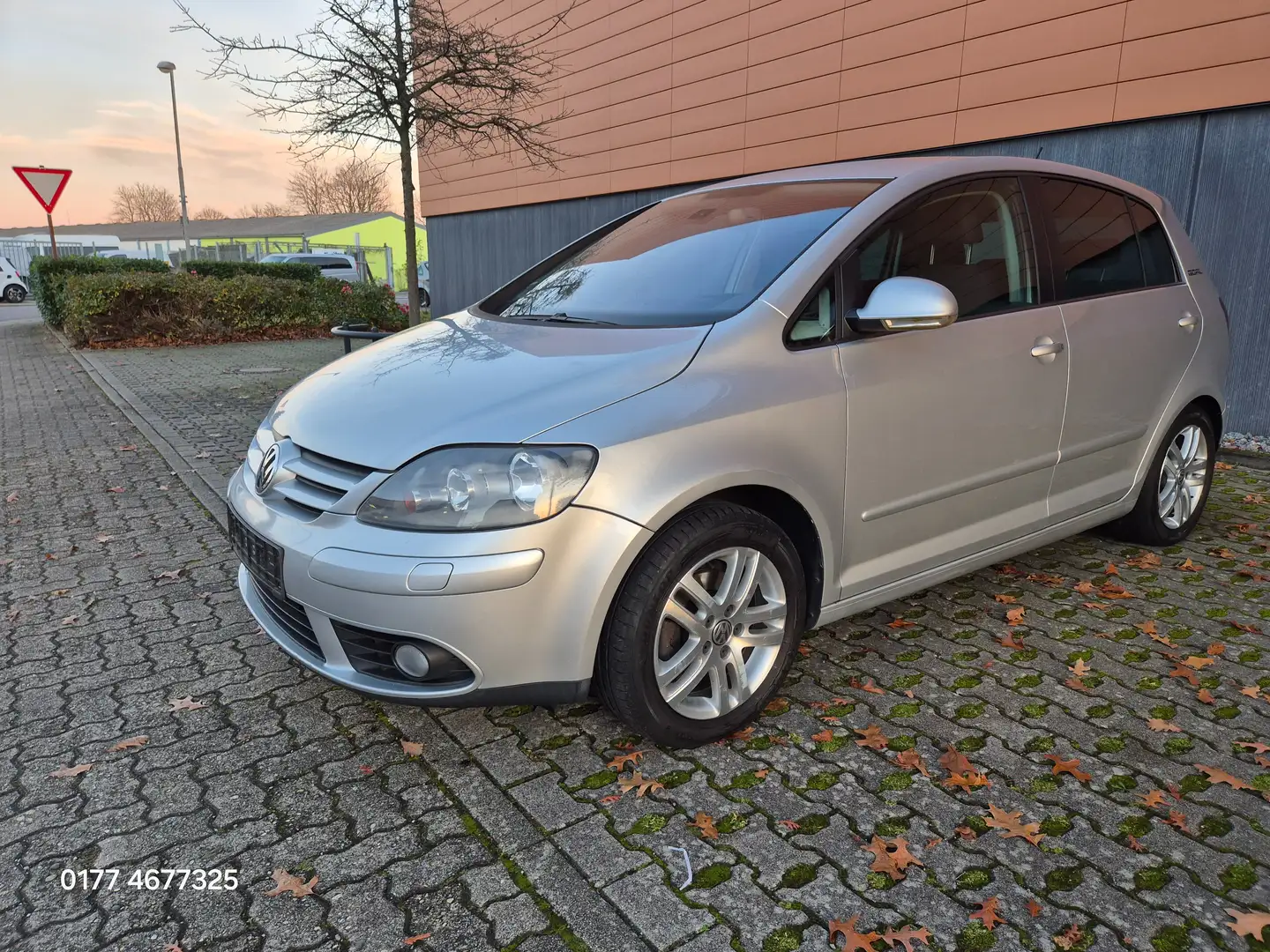 Volkswagen Golf Plus Goal 1,6 Ltr 3.Hand-Klima-8 fach Tüv April 27 Argent - 1