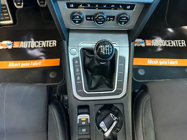 Volkswagen Passat view 10