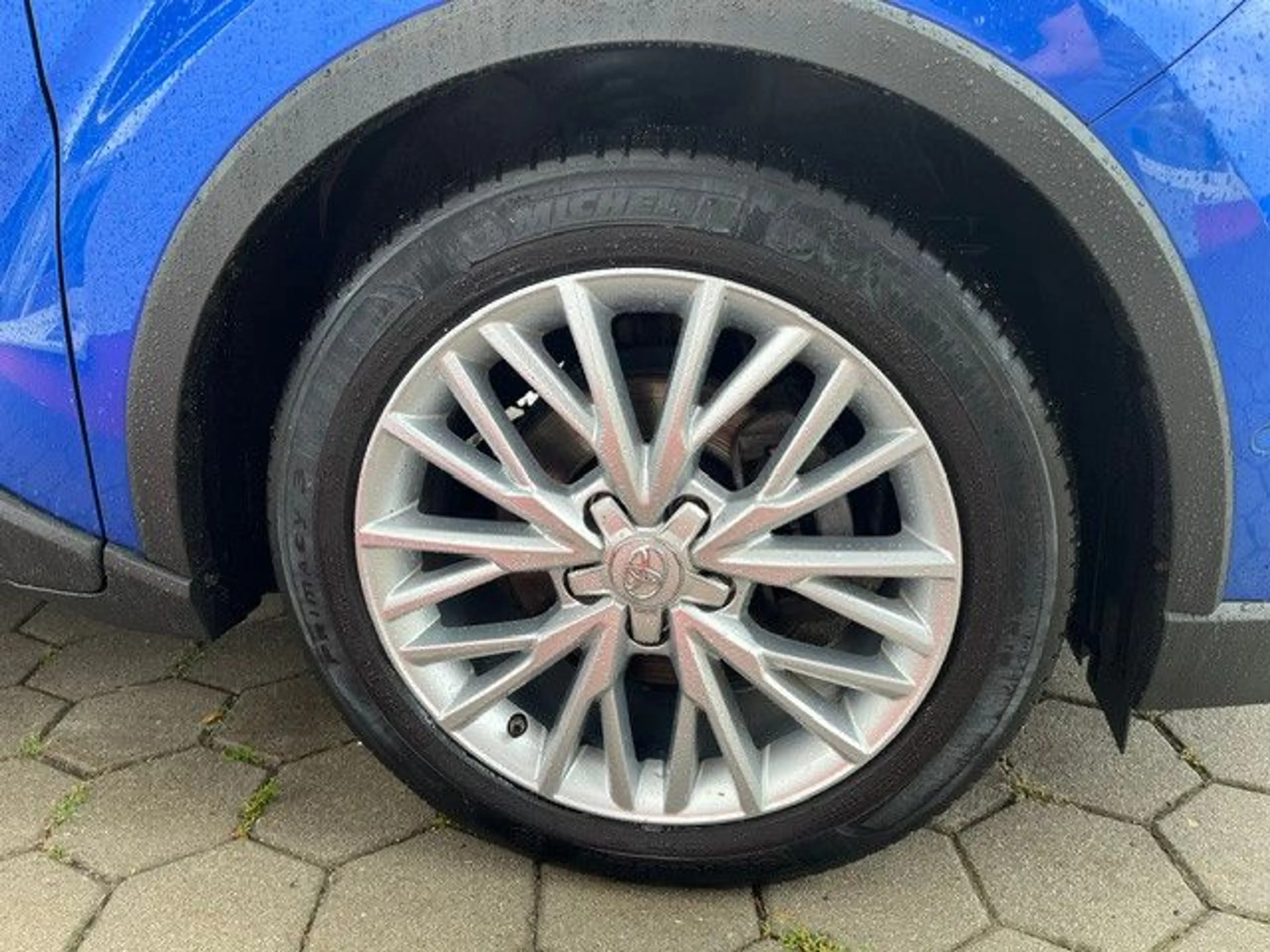 Toyota C-HR 1,8 Hybrid Team D — photo 5