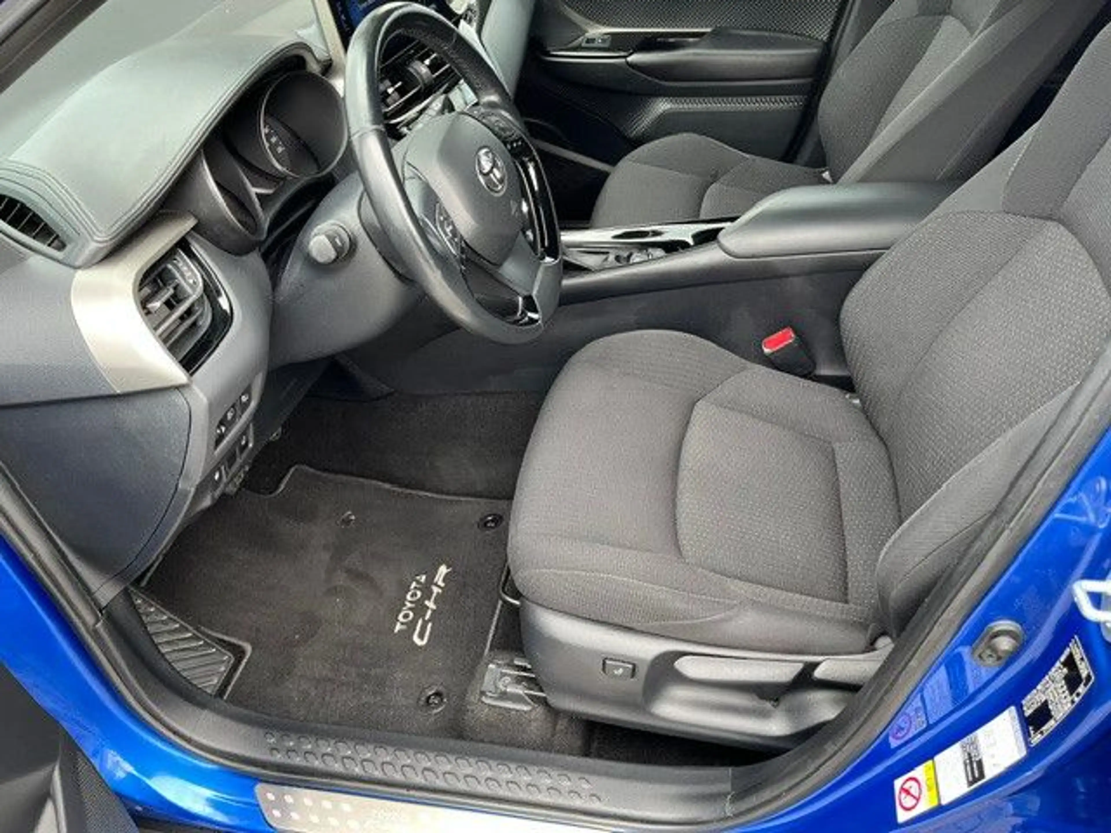 Toyota C-HR 1,8 Hybrid Team D — photo 11