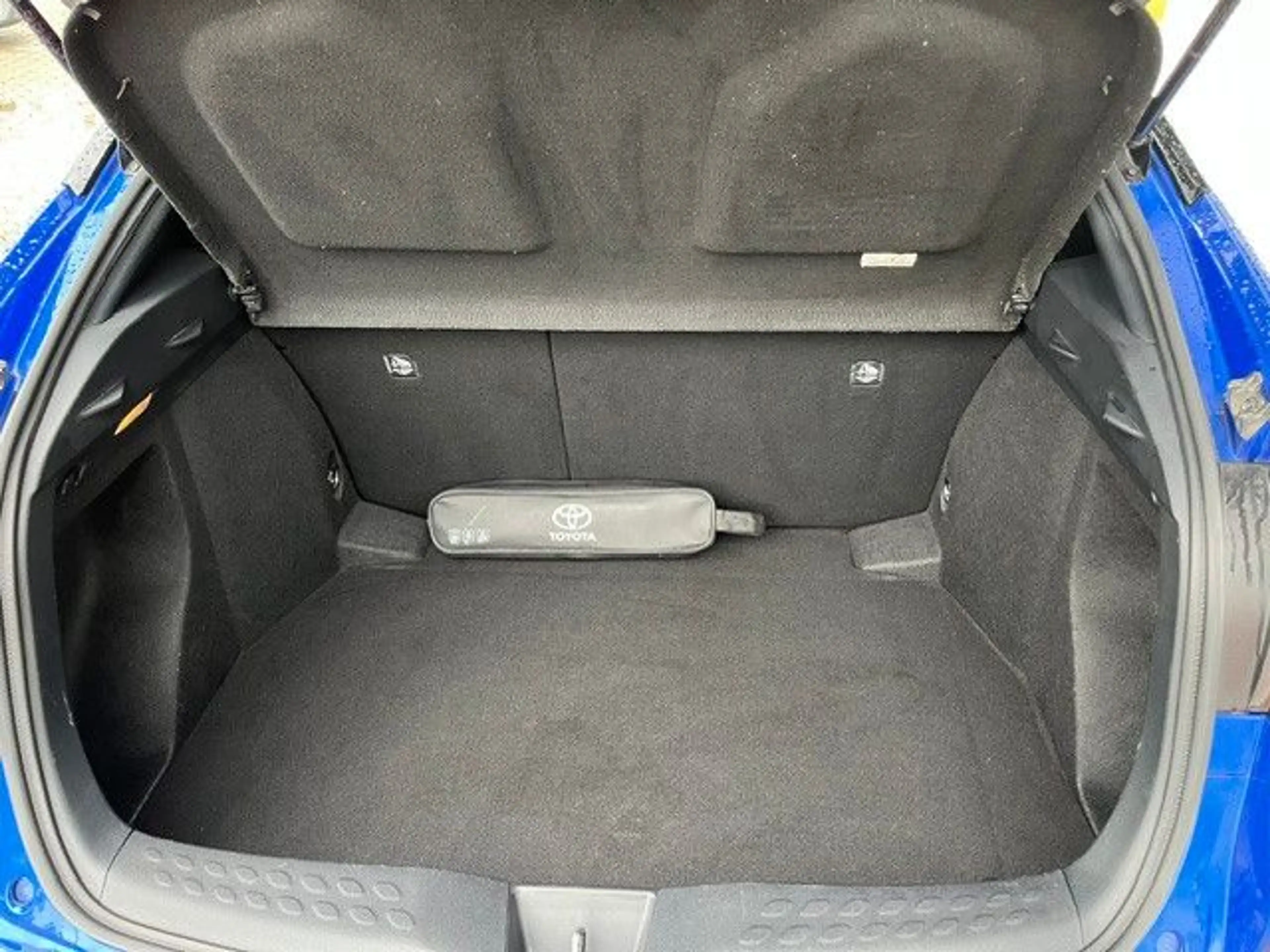 Toyota C-HR 1,8 Hybrid Team D — photo 8