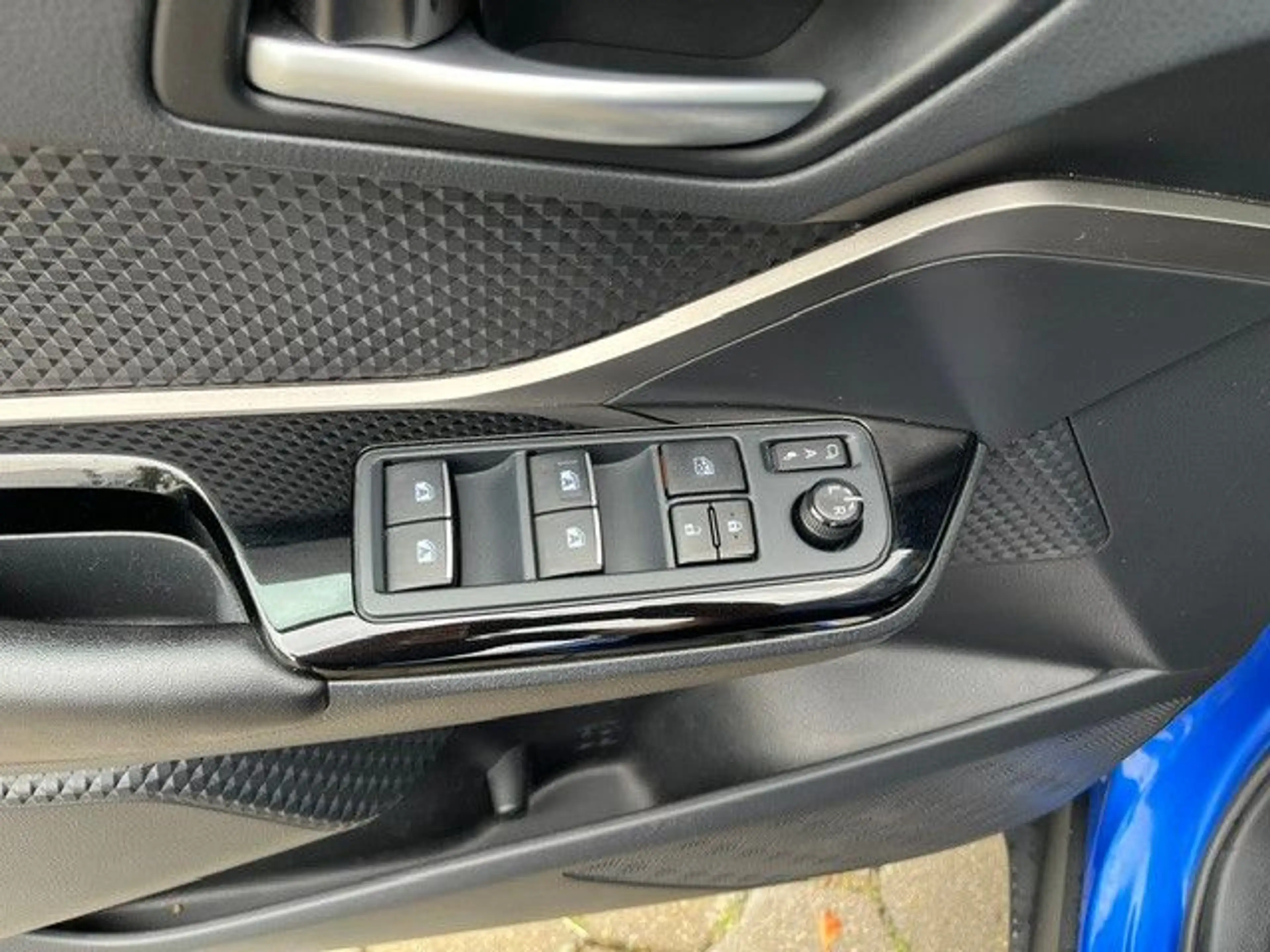 Toyota C-HR 1,8 Hybrid Team D — photo 12
