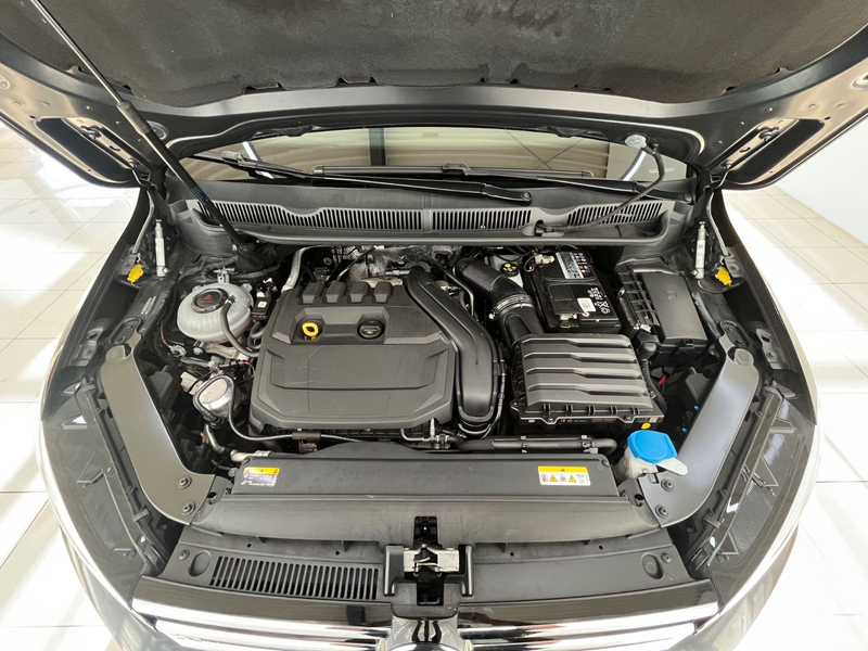 Volkswagen Touran Highline DSG 7-Sitzer ACC AHK VirtualCock — photo 14