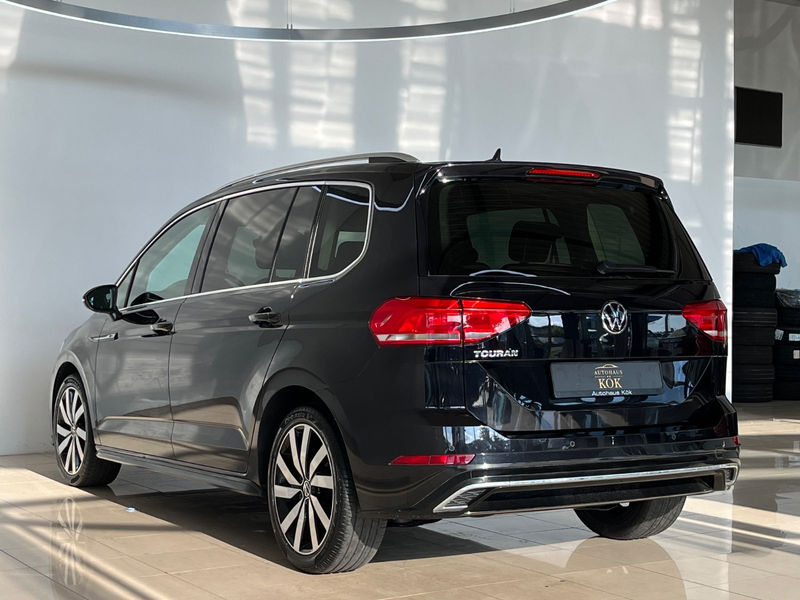 Volkswagen Touran Highline DSG 7-Sitzer ACC AHK VirtualCock — photo 8