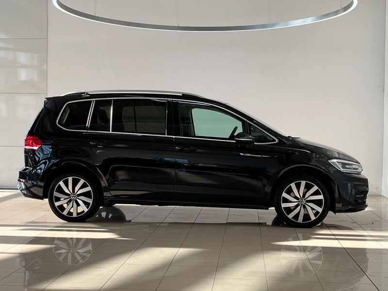 Volkswagen Touran Highline DSG 7-Sitzer ACC AHK VirtualCock — photo 9