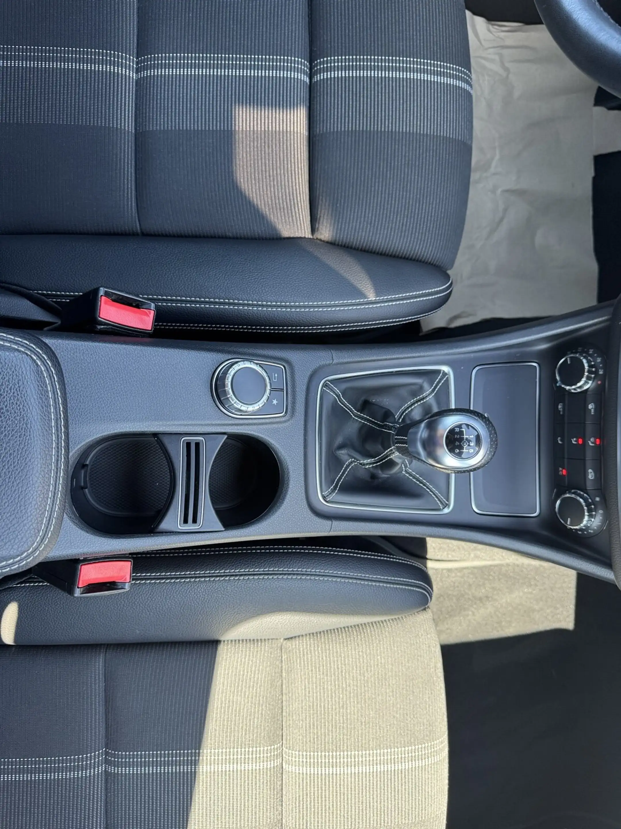 Mercedes-Benz GLA 200 GLA 200 URBAN +NAVI+AHK+LED+NIGHT+PARKPILOT+SHZ+ — photo 17