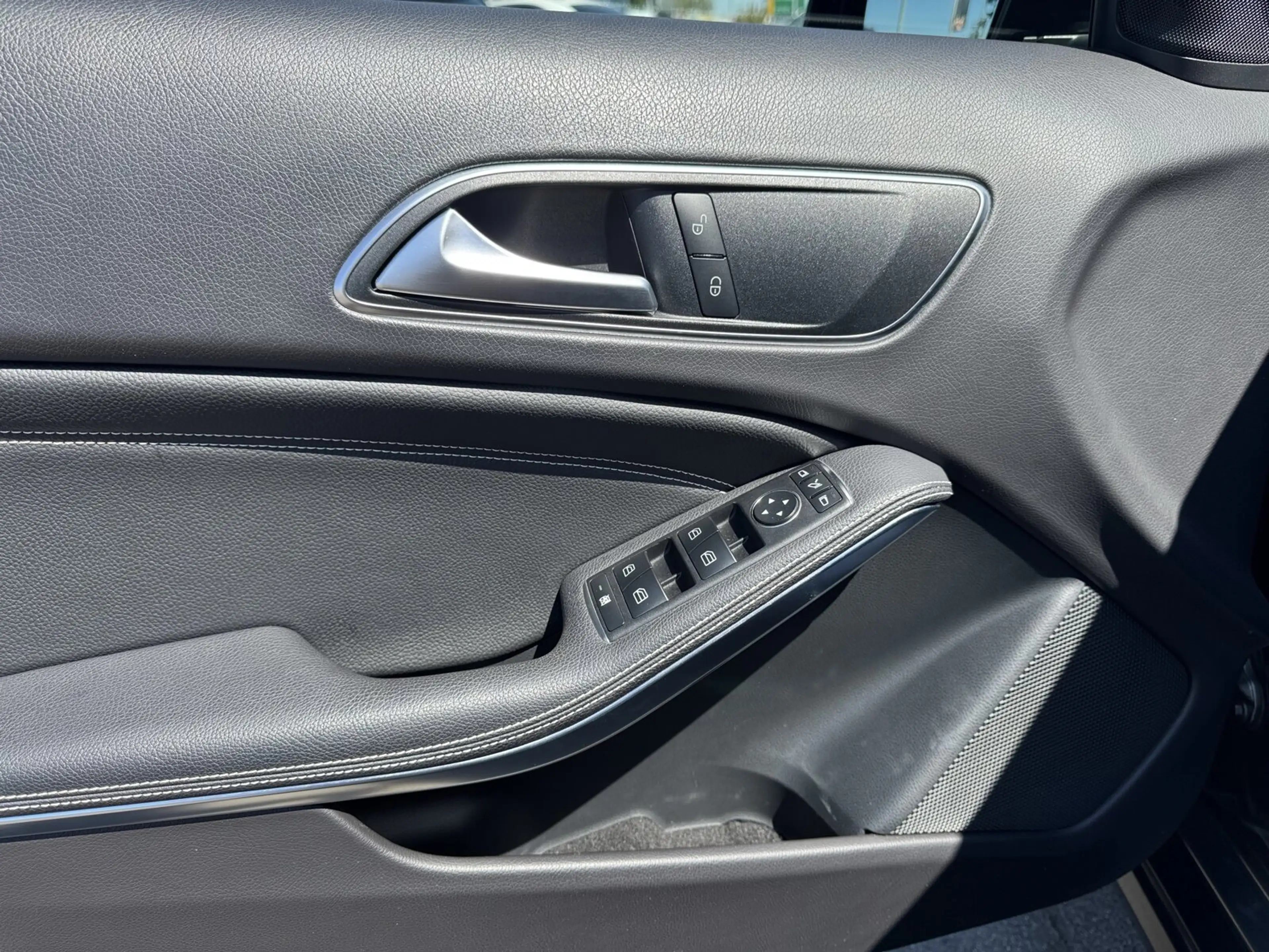 Mercedes-Benz GLA 200 GLA 200 URBAN +NAVI+AHK+LED+NIGHT+PARKPILOT+SHZ+ — photo 9