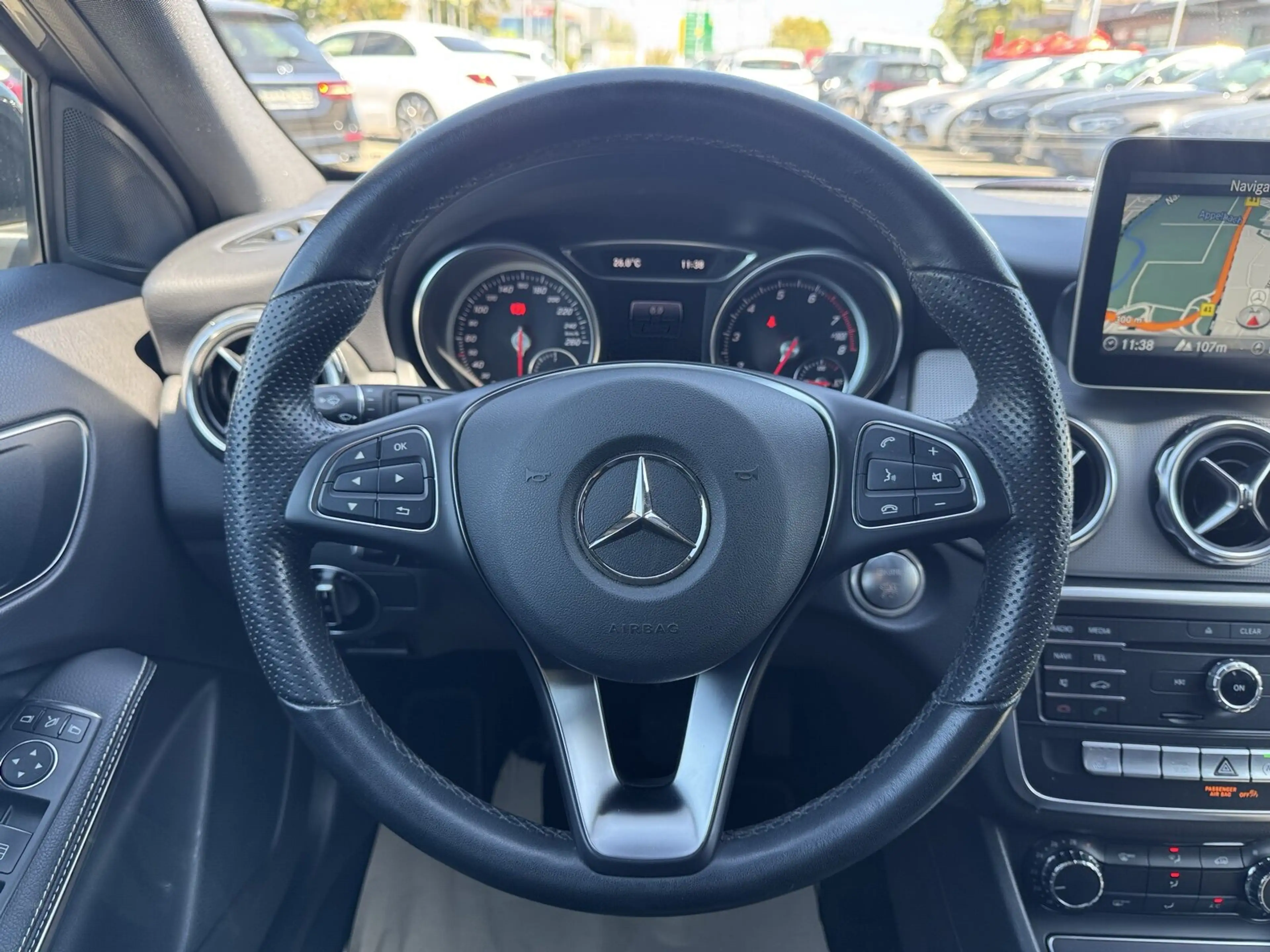 Mercedes-Benz GLA 200 GLA 200 URBAN +NAVI+AHK+LED+NIGHT+PARKPILOT+SHZ+ — photo 13