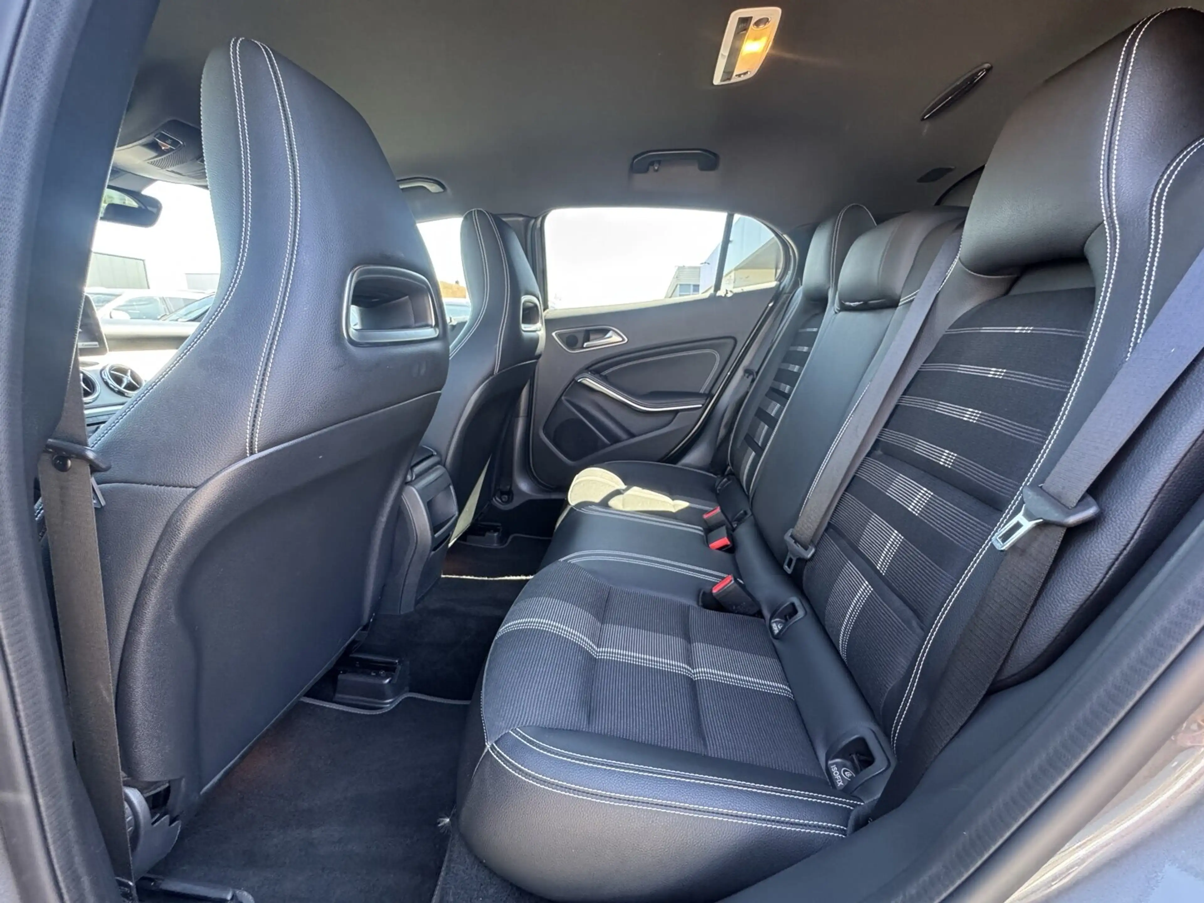 Mercedes-Benz GLA 200 GLA 200 URBAN +NAVI+AHK+LED+NIGHT+PARKPILOT+SHZ+ — photo 11