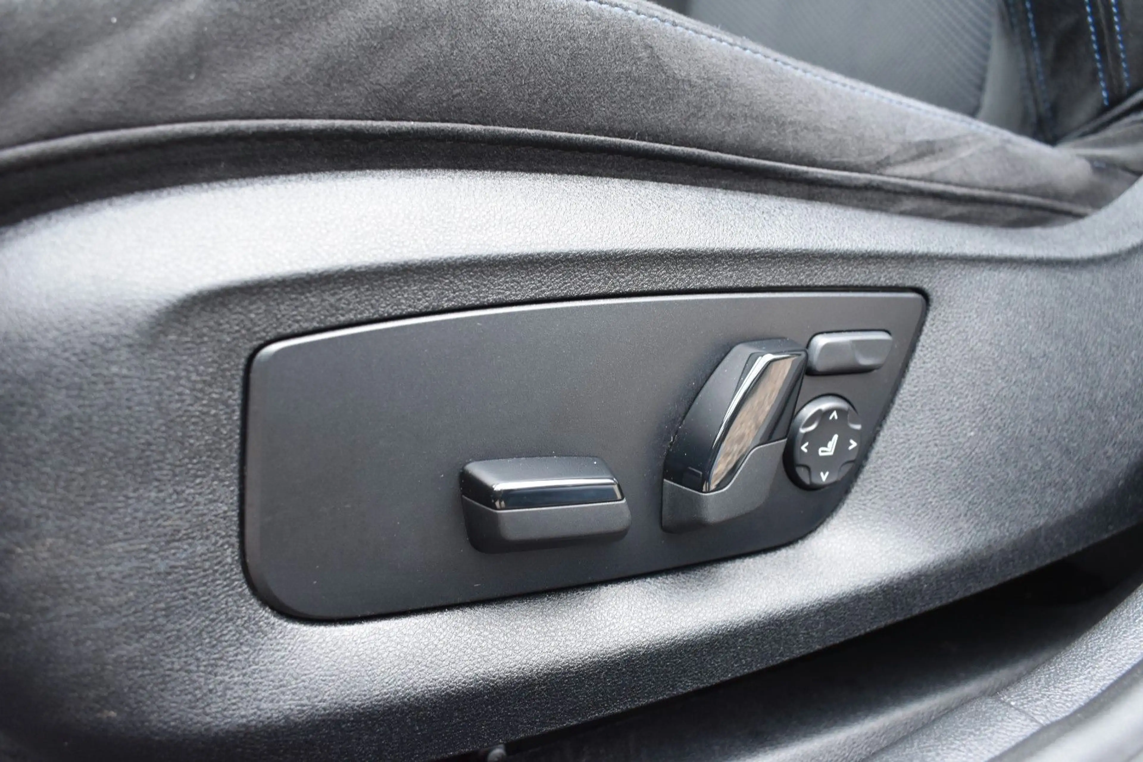 BMW 530 d Touring xDrive MSport LASER/HUD/KEYLESS/AHK — photo 14