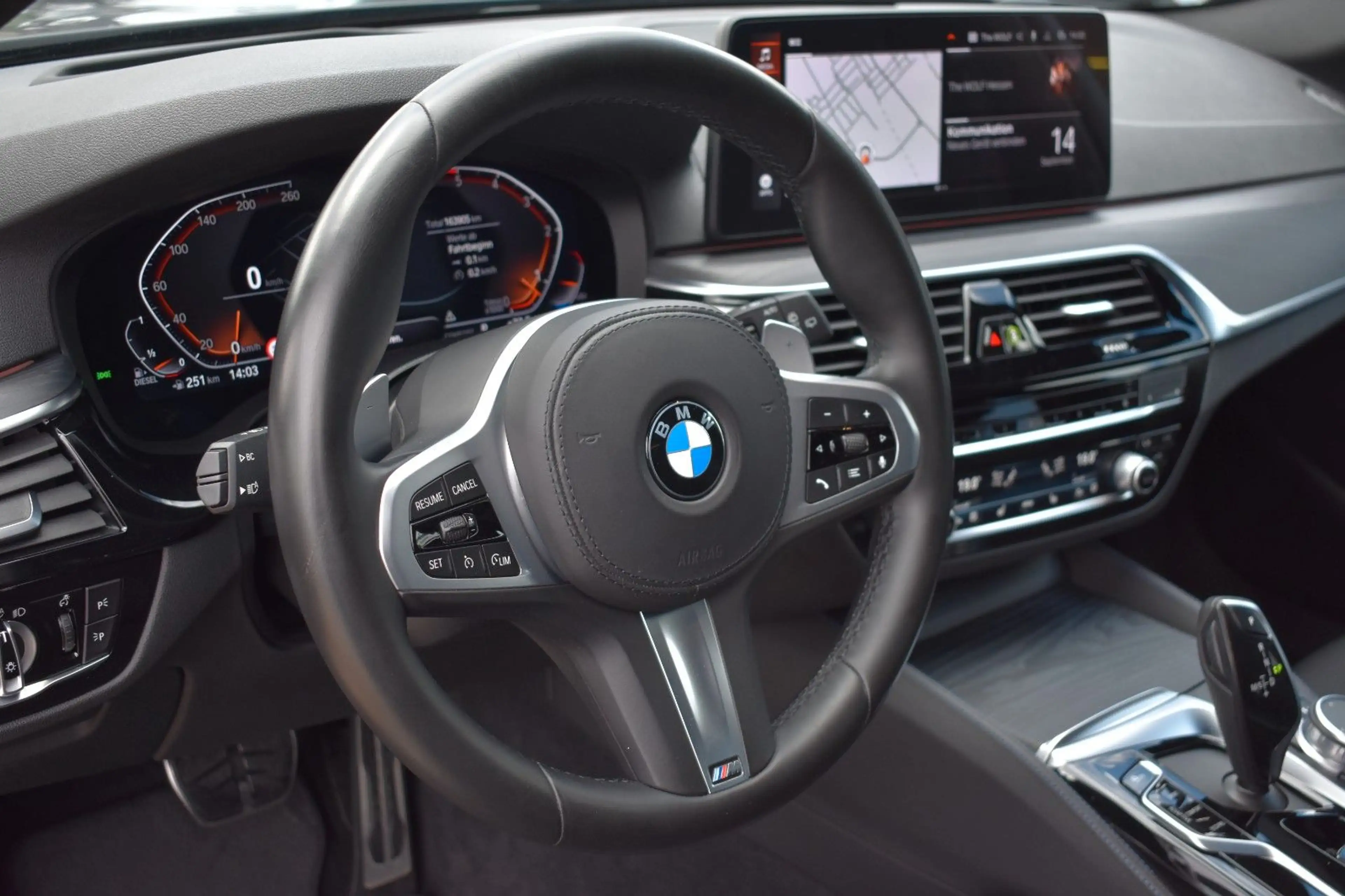 BMW 530 d Touring xDrive MSport LASER/HUD/KEYLESS/AHK — photo 9