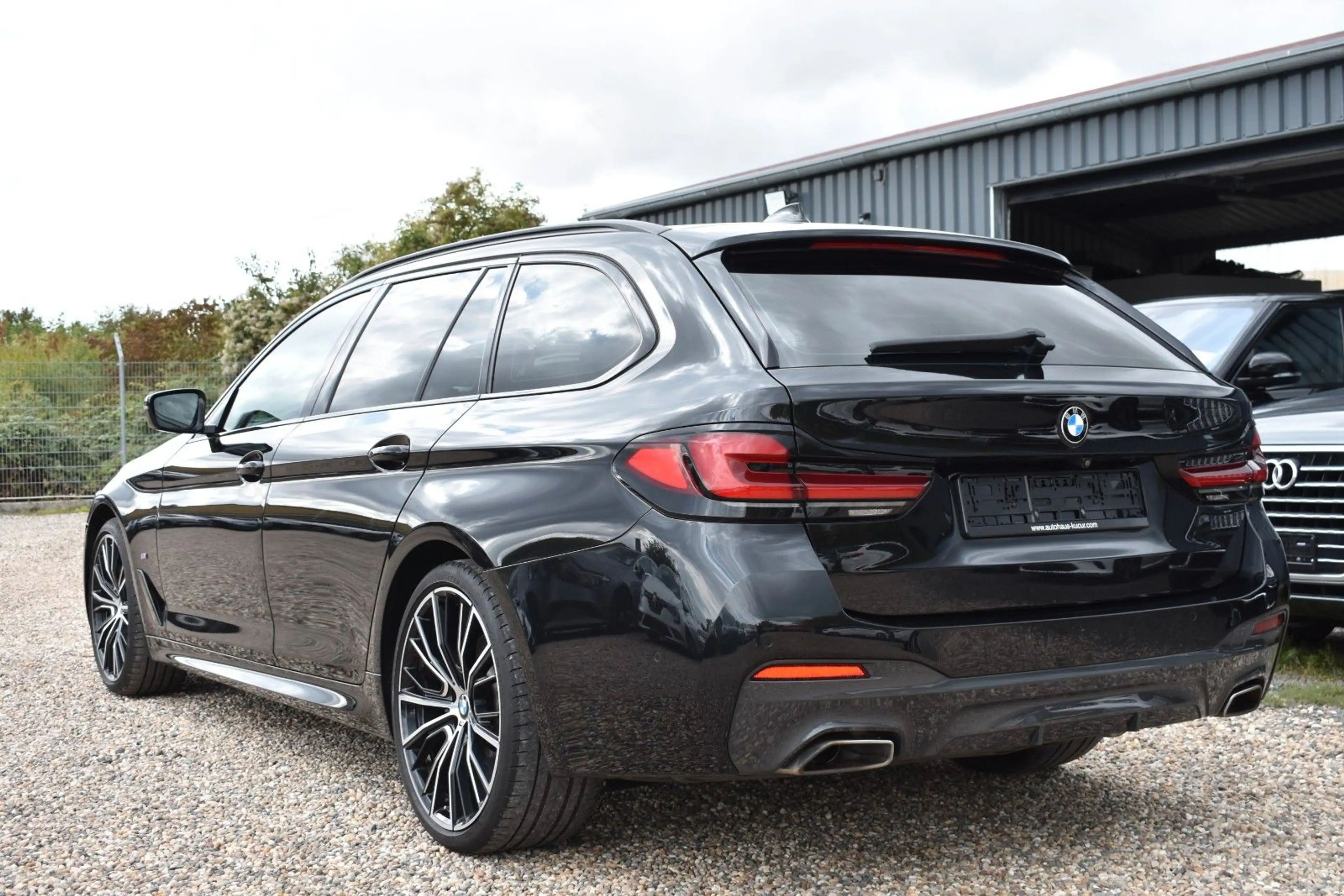 BMW 530 d Touring xDrive MSport LASER/HUD/KEYLESS/AHK — photo 4