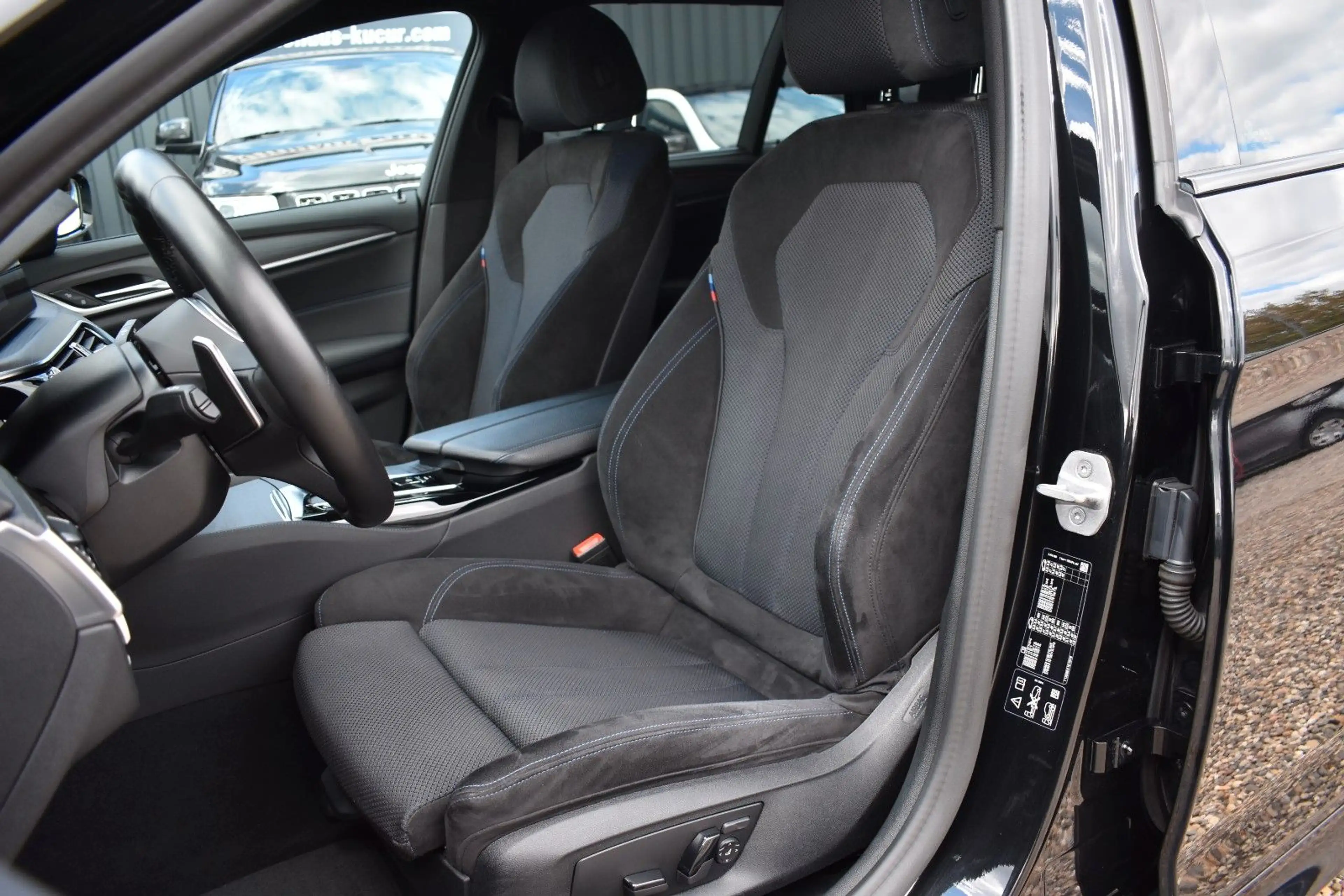 BMW 530 d Touring xDrive MSport LASER/HUD/KEYLESS/AHK — photo 13