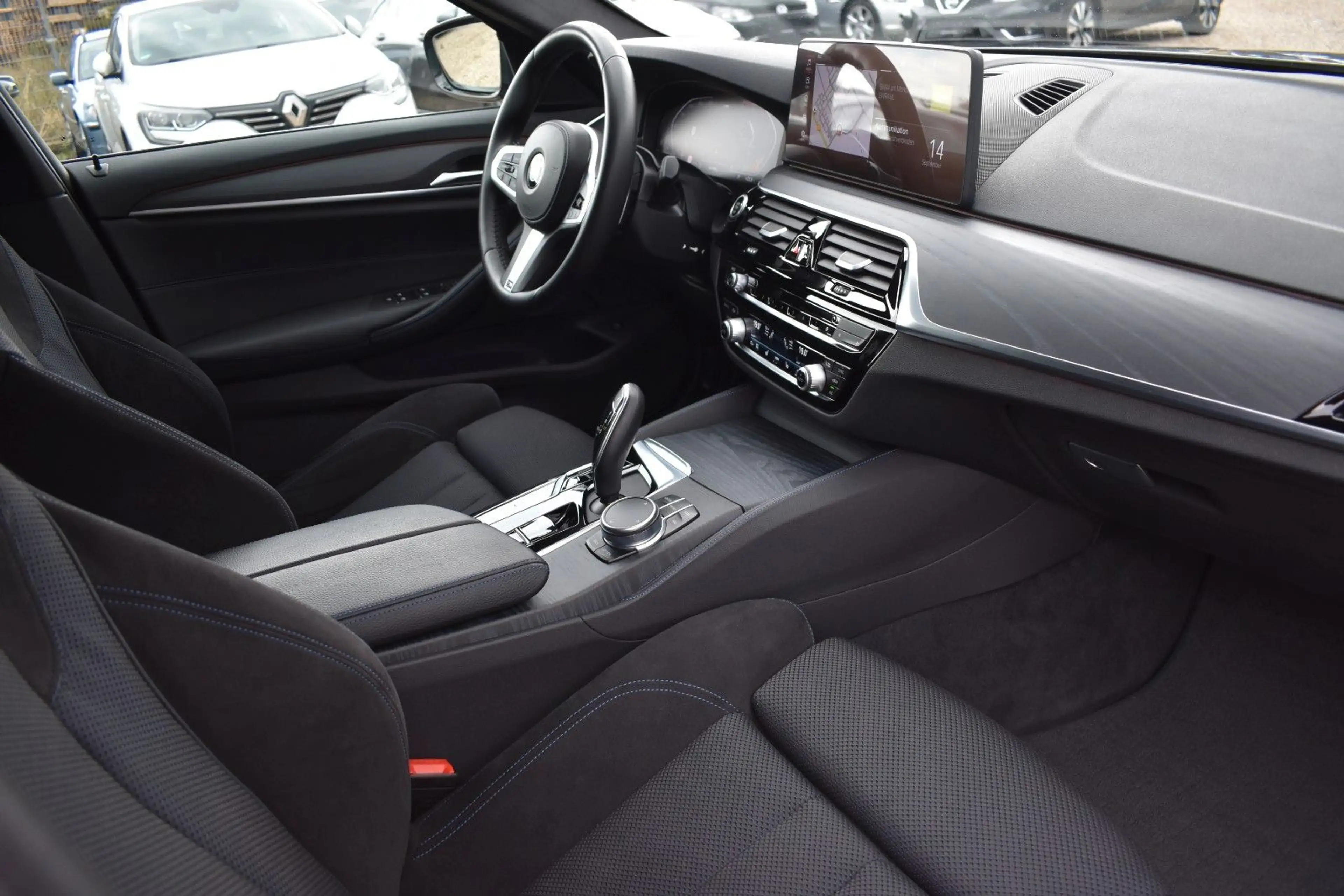 BMW 530 d Touring xDrive MSport LASER/HUD/KEYLESS/AHK — photo 7
