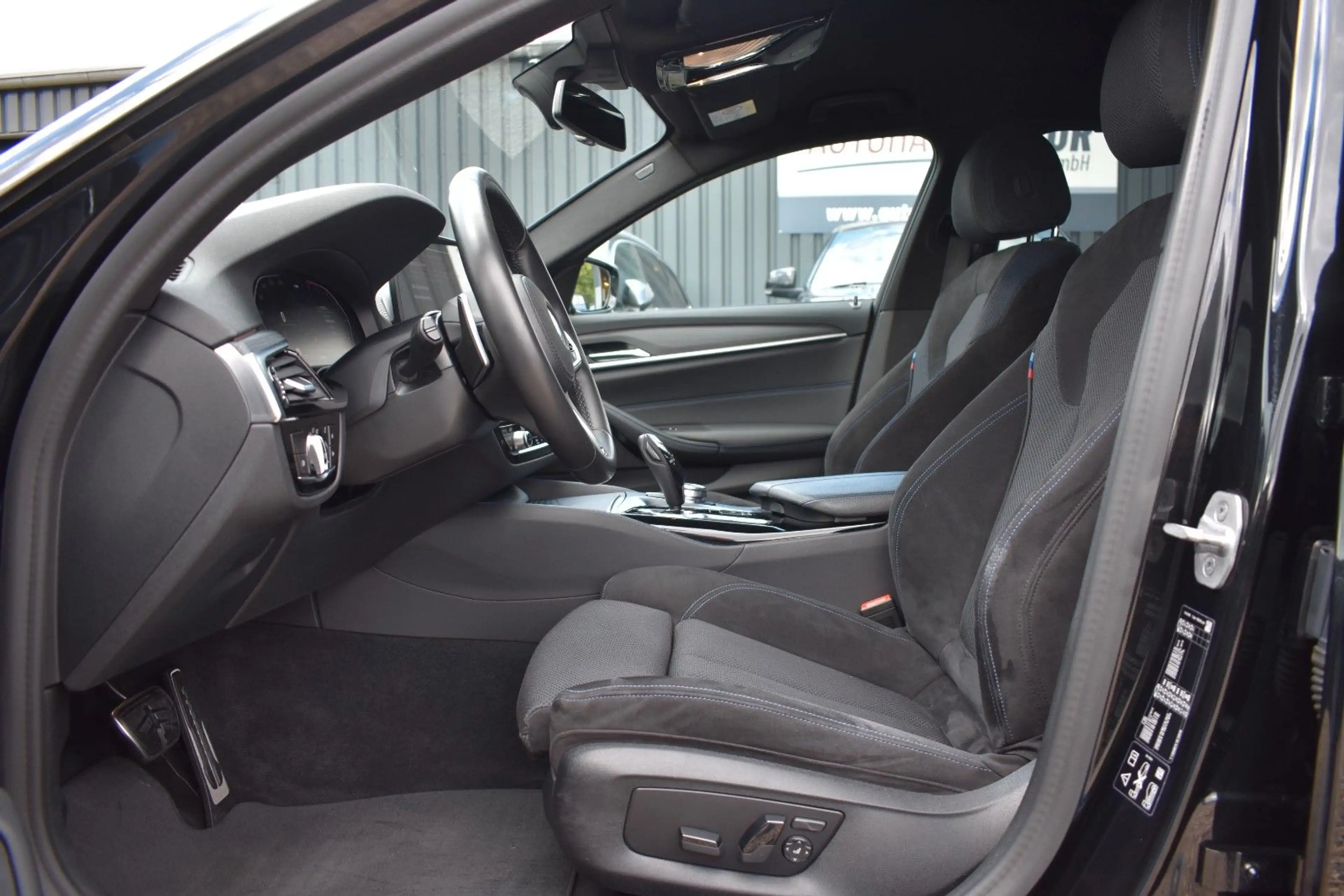 BMW 530 d Touring xDrive MSport LASER/HUD/KEYLESS/AHK — photo 10
