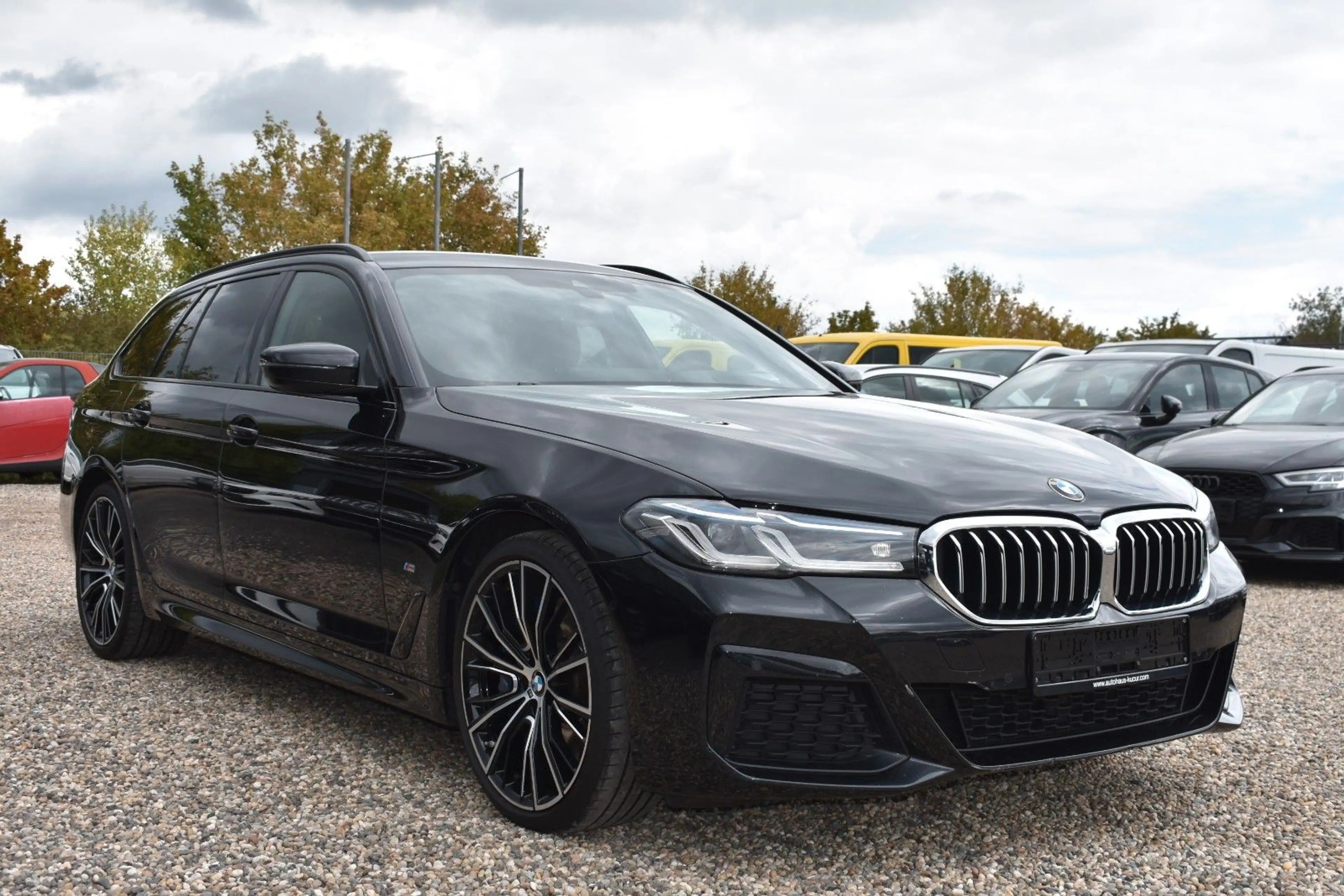 BMW 530 d Touring xDrive MSport LASER/HUD/KEYLESS/AHK — photo 2