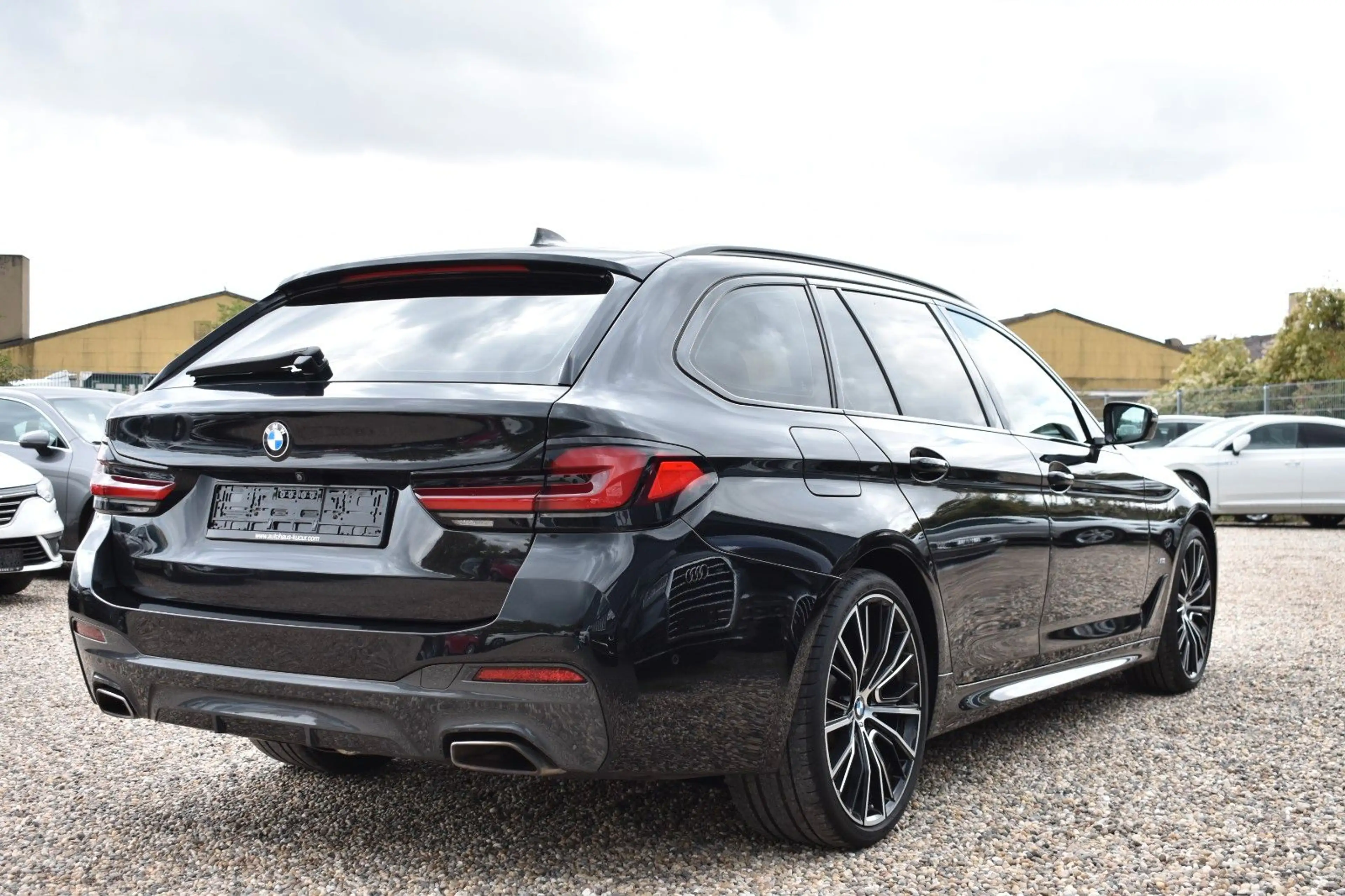 BMW 530 d Touring xDrive MSport LASER/HUD/KEYLESS/AHK — photo 3