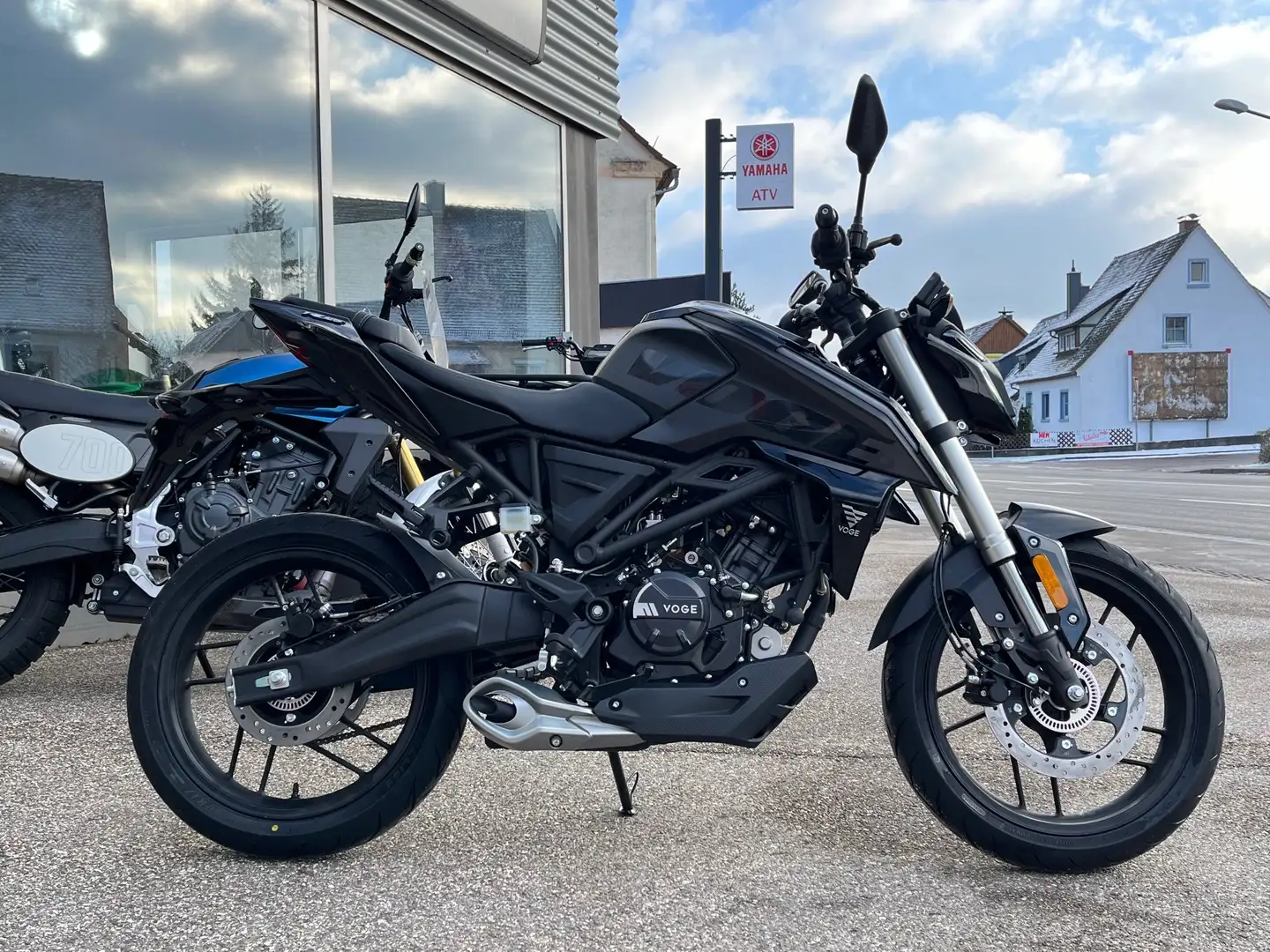 Voge R125 ABS in schwarz & blau erhältlich Schwarz - 1