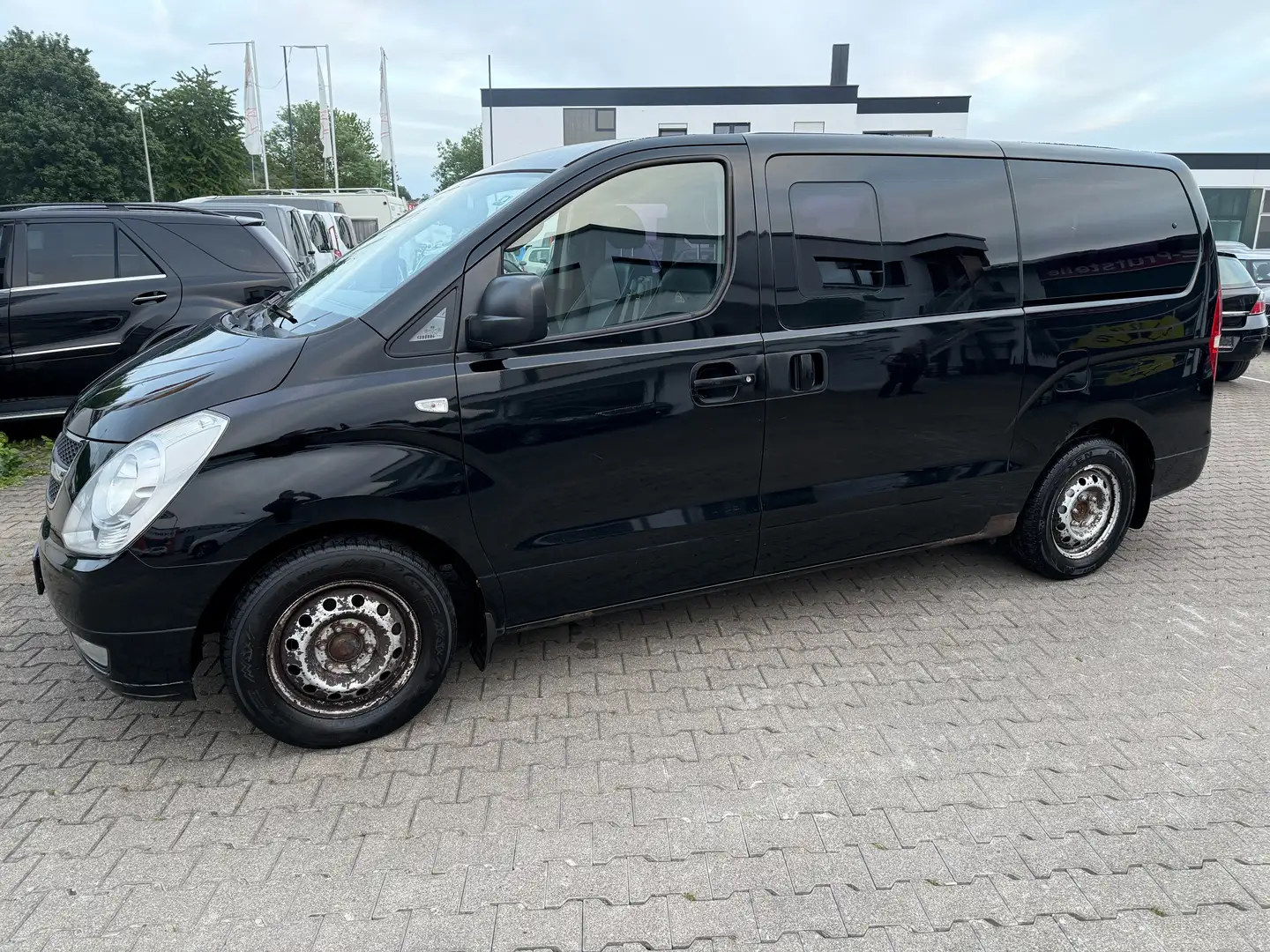 Hyundai H-1 Travel Premium Negro - 1