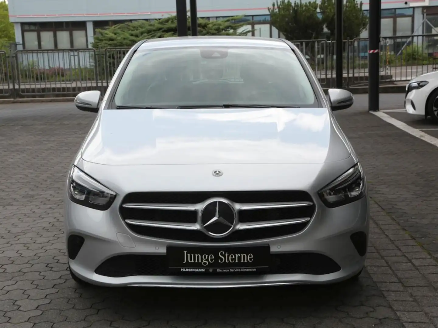 Mercedes-Benz B 220 4M Progressive MBUX Navi+ Kamera AHK Argintiu - 2