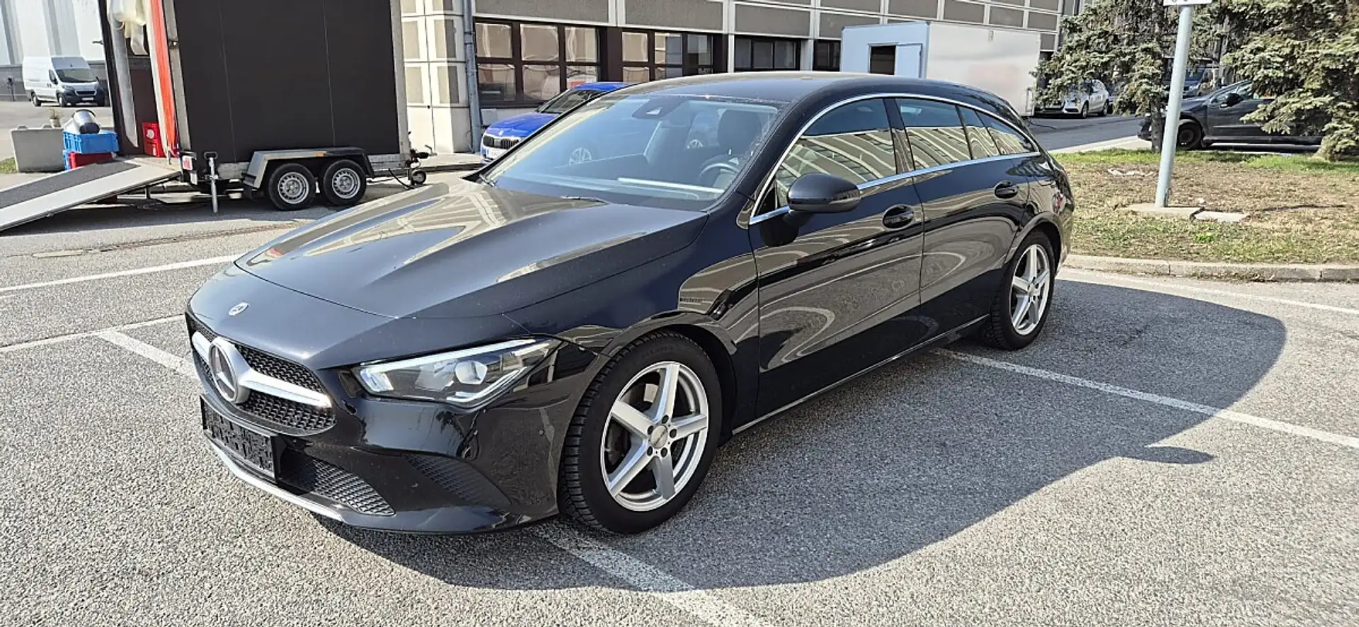 Mercedes-Benz CLA 200 d Shooting Brake Aut. Schwarz - 1