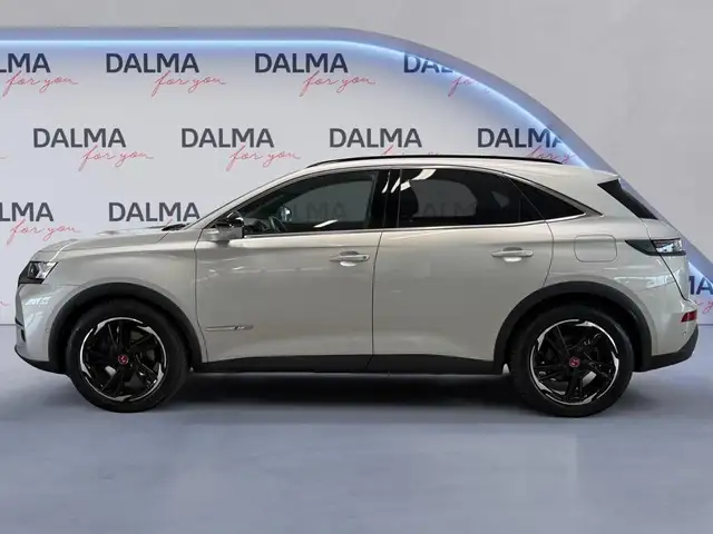 DS Automobiles DS 7 Crossback view 2