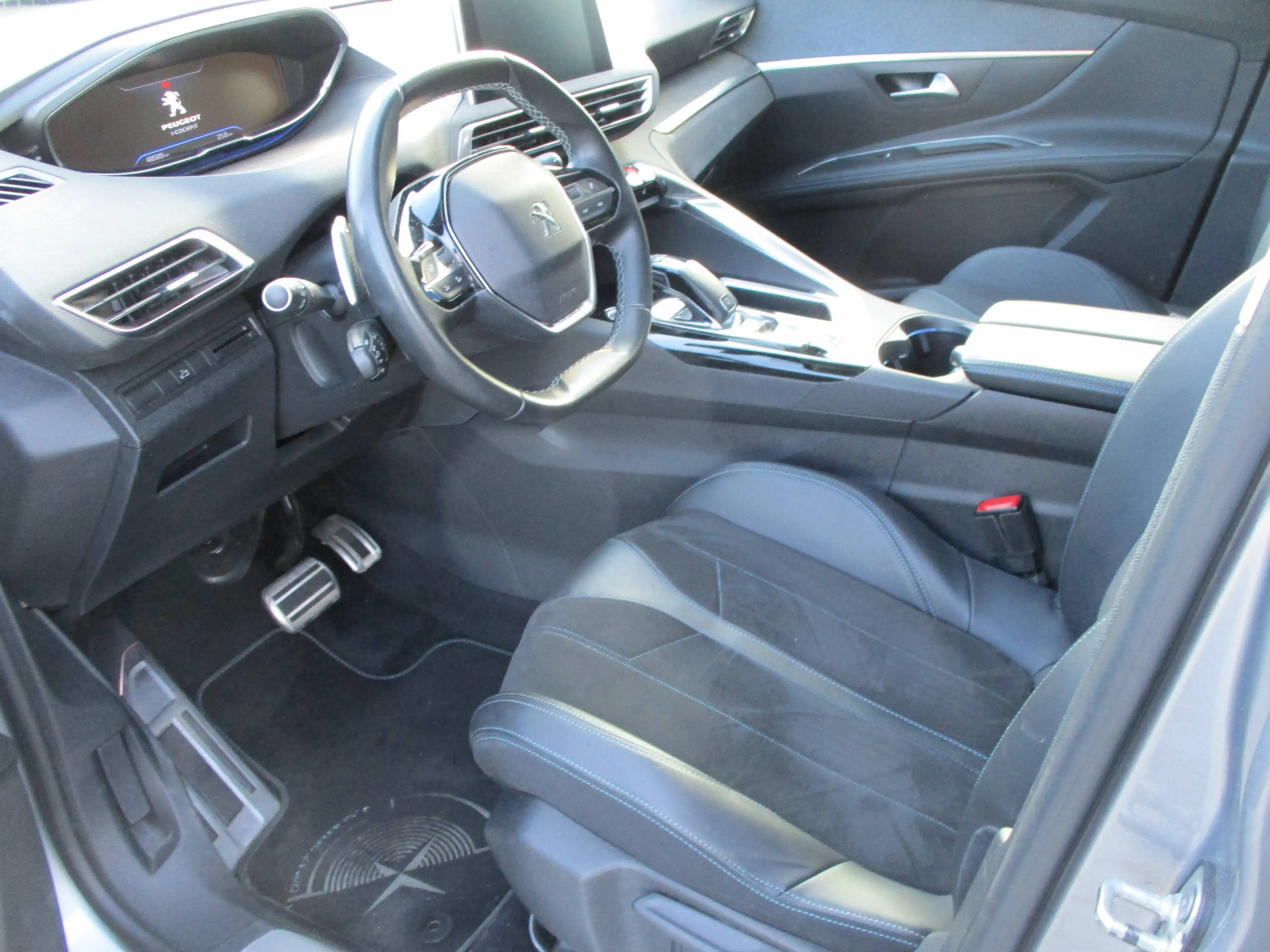 Peugeot 5008 Crossway PureTech 180 EAT8 — photo 2