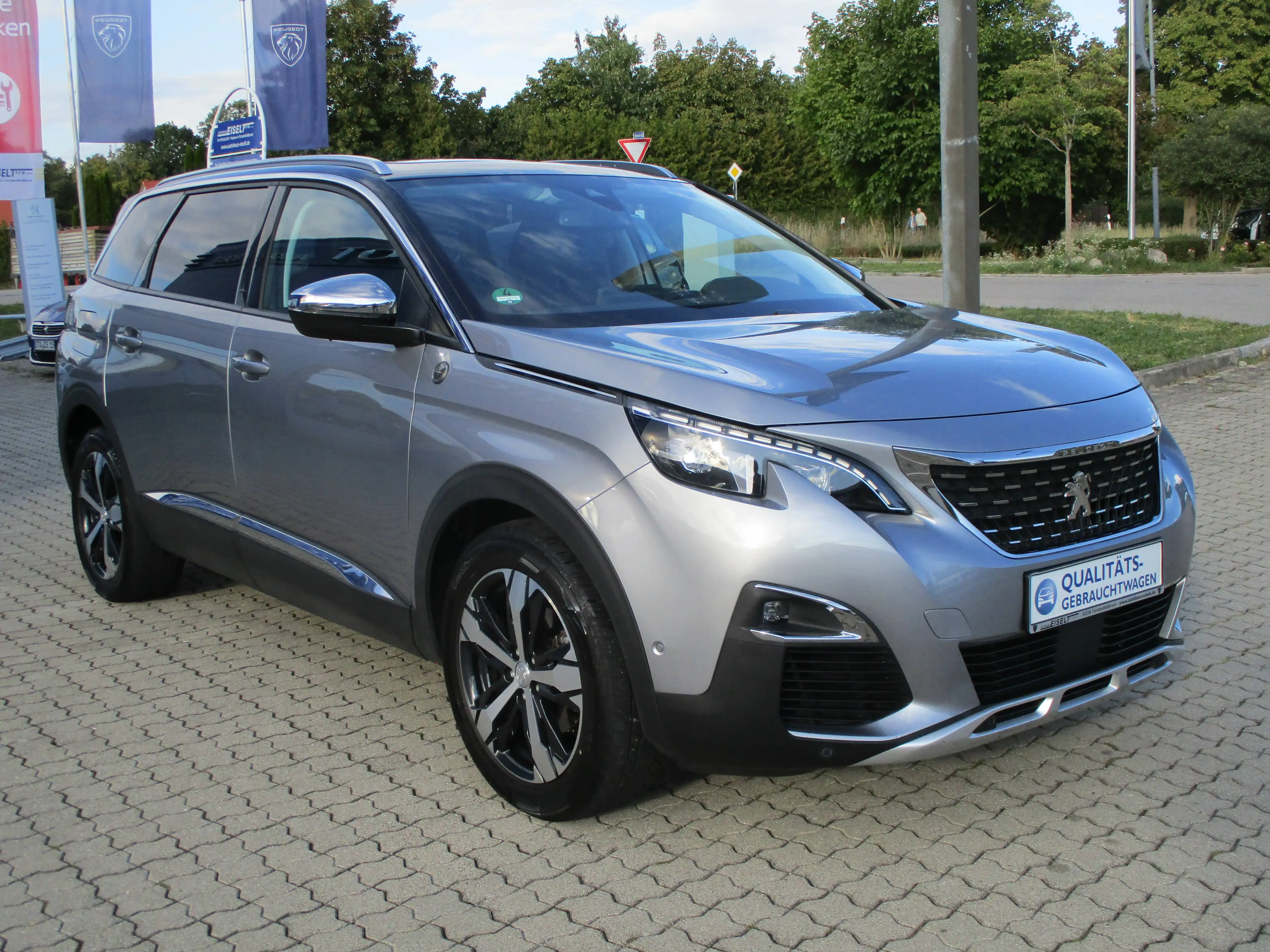 Peugeot 5008 Crossway PureTech 180 EAT8 — photo 11