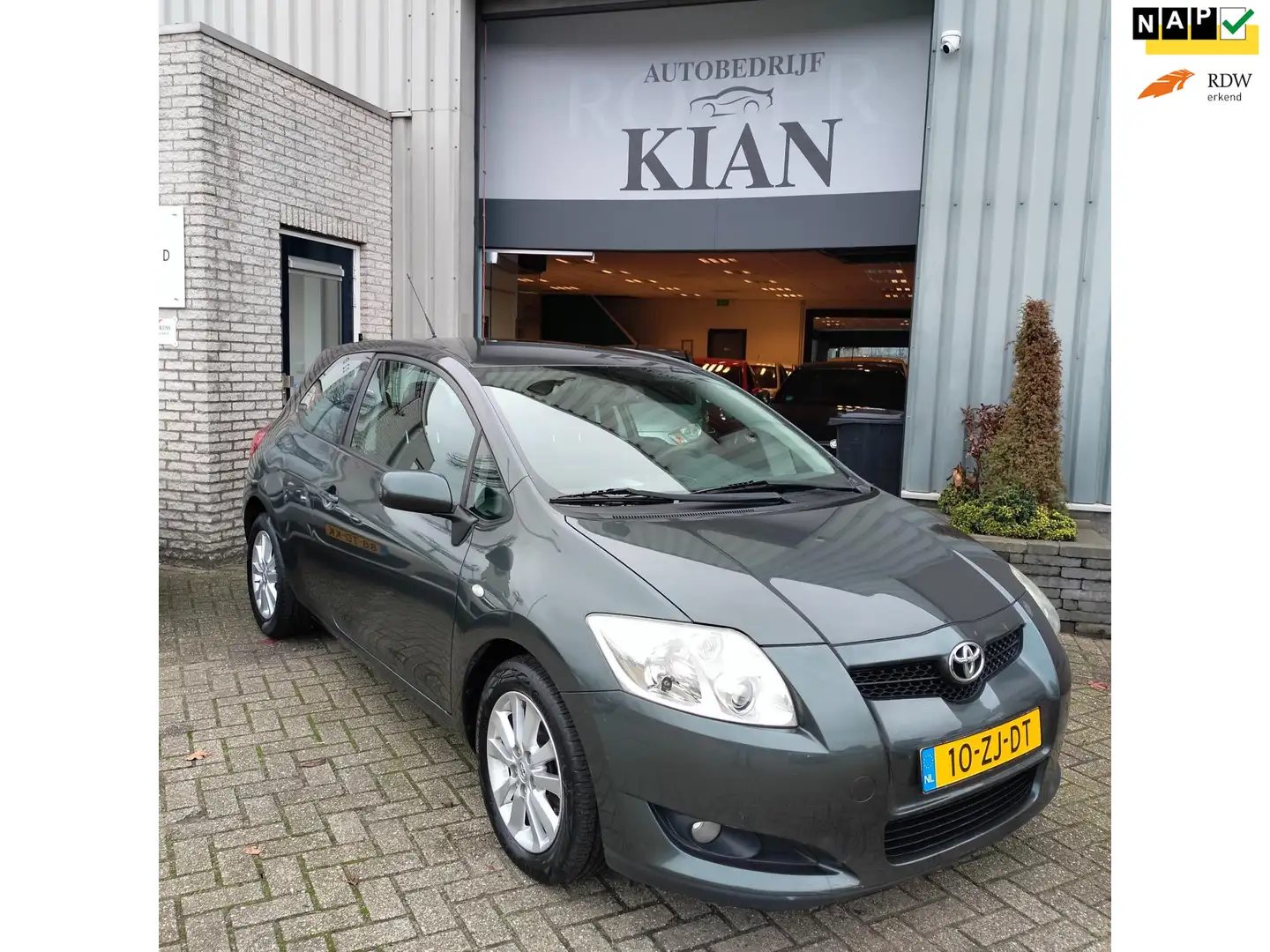 Toyota Auris 1.6-16V Luna Business Vert - 1